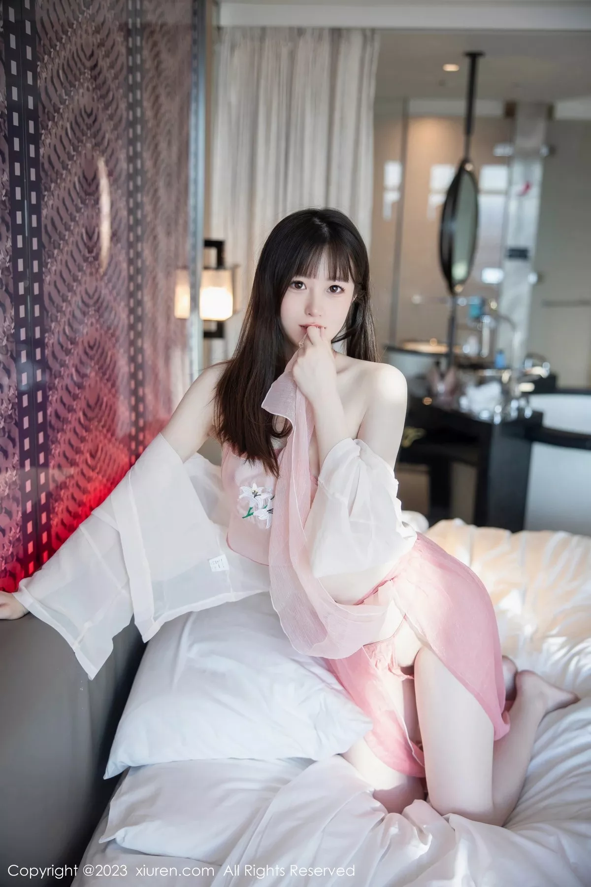 秀人集.com_[XiuRen秀人网]No.6926_新人模特林悠悠私房性感粉色古装服饰秀曼妙身姿迷人诱惑写真77P