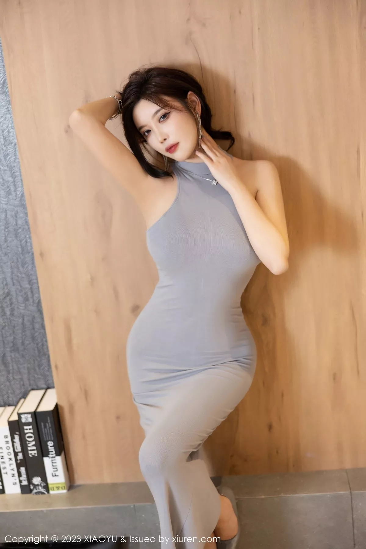 秀人集.com_[XiaoYu画语界]Vol.1051_女神杨晨晨Yome性感灰色真空连衣长裙秀完美丰腴身材诱惑写真87P