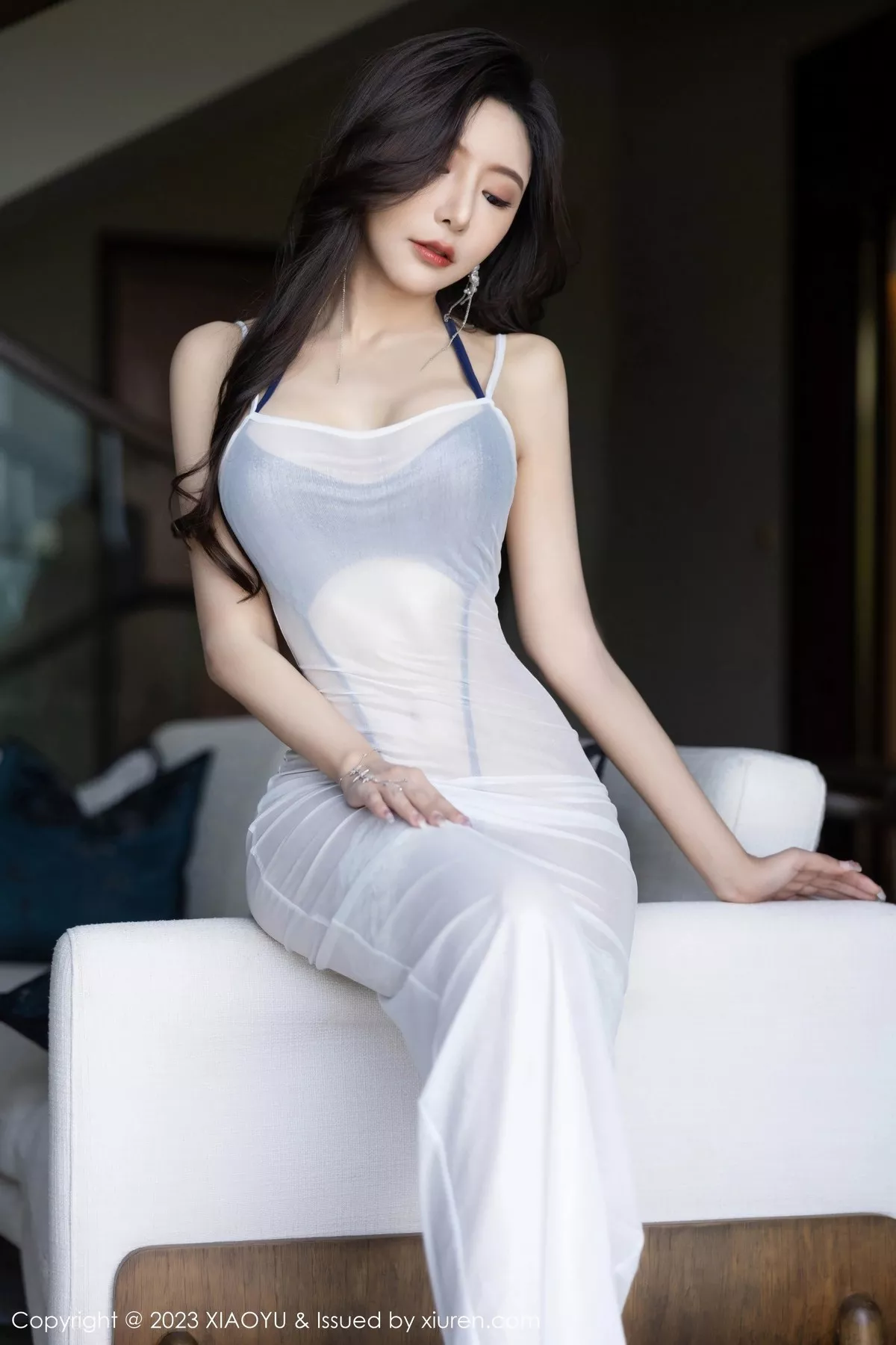 秀人集.com_[XiaoYu画语界]Vol.1052_女神王馨瑶yanni白色轻透连衣裙露情趣内衣秀惹火身材诱惑写真97P