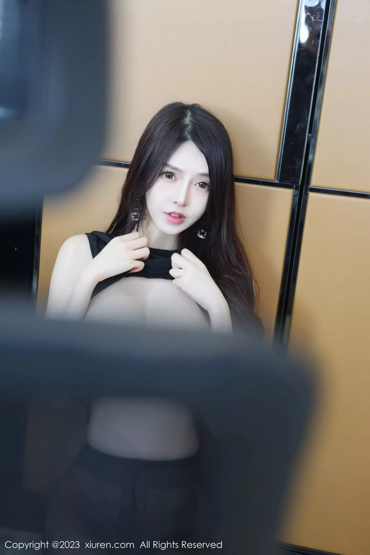 秀人集.com_[XiuRen秀人网]No.6937_模特玉兔miki性感黑色薄纱连衣裙配超薄无内黑丝秀翘臀诱惑写真81P