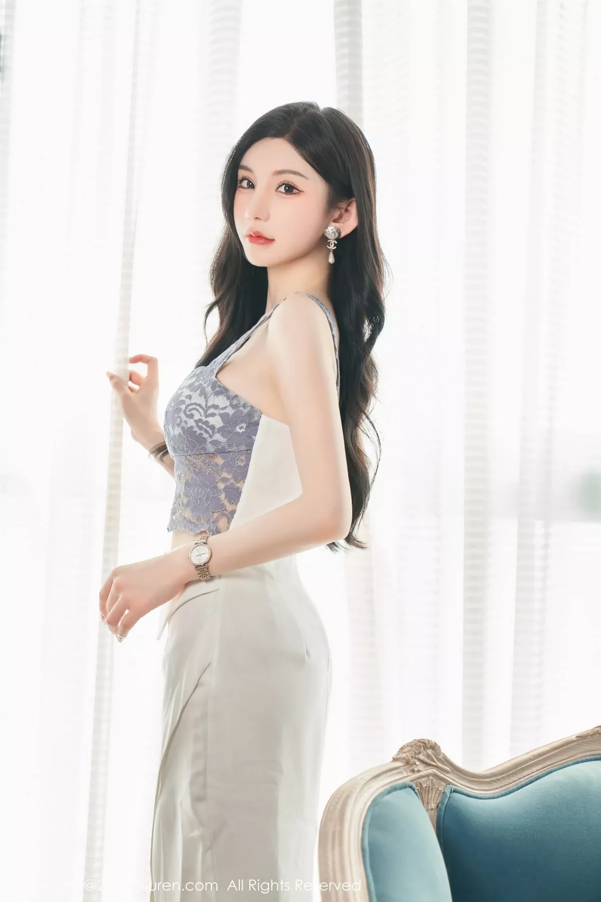 秀人集.com_[XiuRen秀人网]No.6811_女神周于希Sally性感吊带短裙配超薄肉丝秀曼妙身姿诱惑写真100P