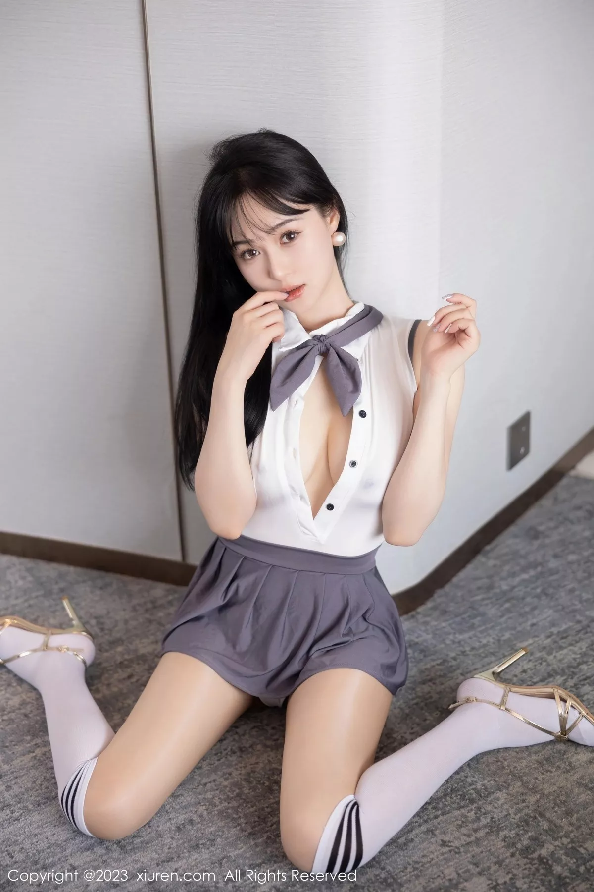 秀人集.com_[XiuRen秀人网]No.6818_模特柚琪Rich性感白色轻透高叉连体衣配超薄肉丝惹火诱惑写真98P