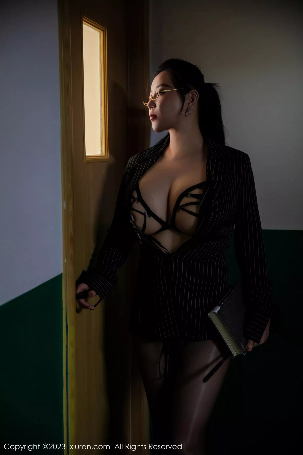 秀人集.com_[XiuRen秀人网]No.6823_模特王婉悠Queen黑色情趣内衣配闪亮黑丝秀惹火身材诱惑写真90P