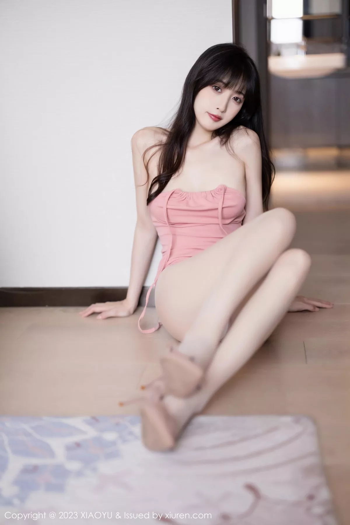 秀人集.com_[XiaoYu画语界]Vol.1038_模特林星阑性感粉色露肩连衣裙配超薄肉丝秀曼妙身姿诱惑写真82P