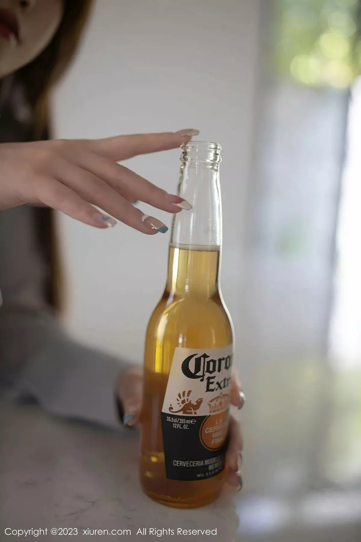 秀人集.com_[XiuRen秀人网]No.6989_模特杏子Yada醉酒主题性感淡灰色轻透内衣配超薄黑丝诱惑写真80P