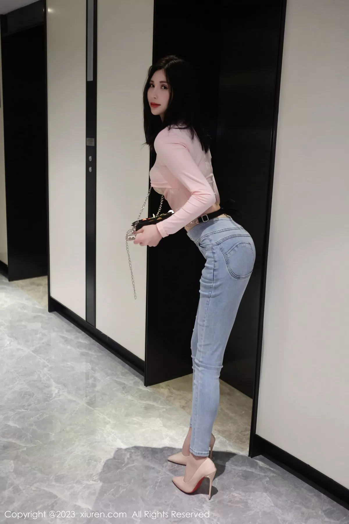 秀人集.com_[XiuRen秀人网]No.6992_模特王曼柔粉色衣配牛仔裤露粉色蕾丝内衣秀曼妙身姿诱惑写真82P