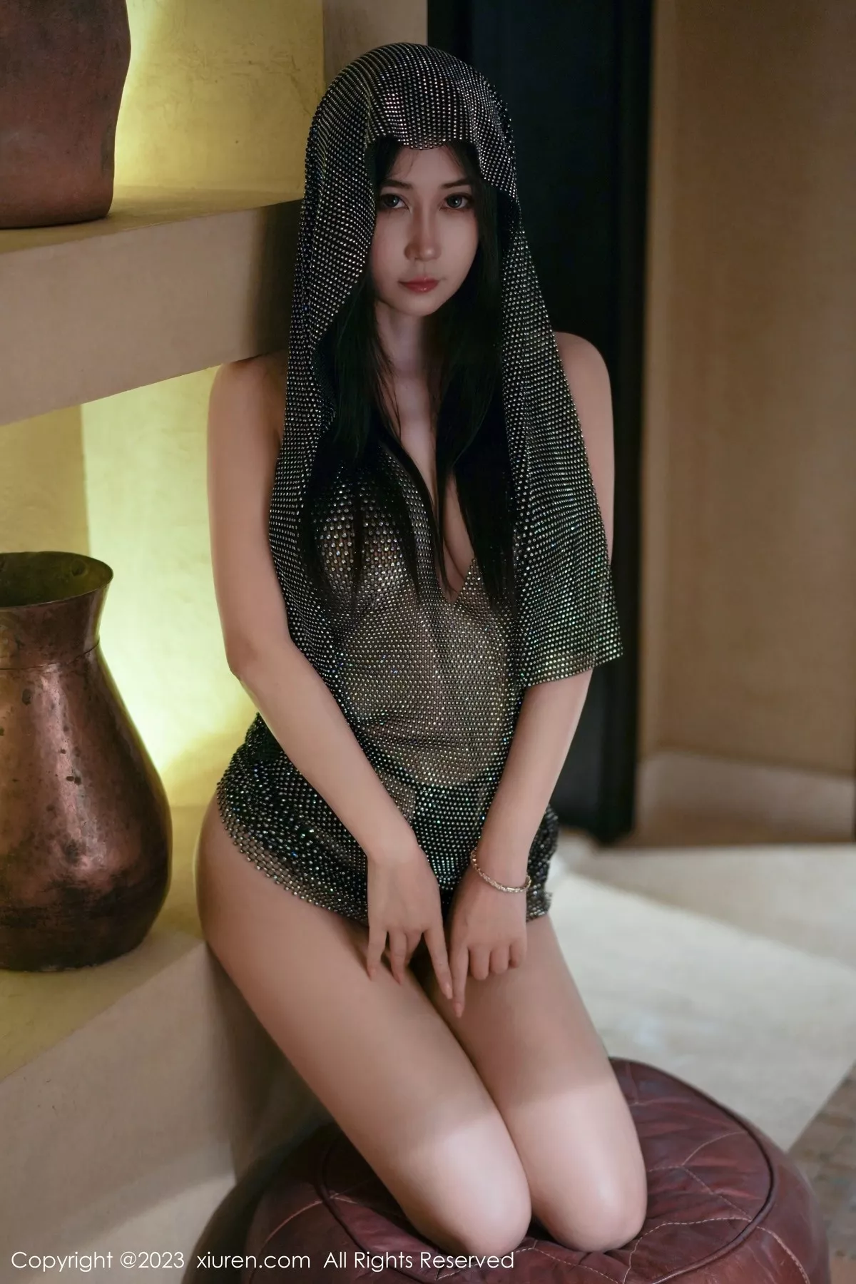 秀人集.com_[XiuRen秀人网]No.7003_模特Laura阿姣私房性感墨绿色轻透金缕衣秀完美身材诱惑写真70P