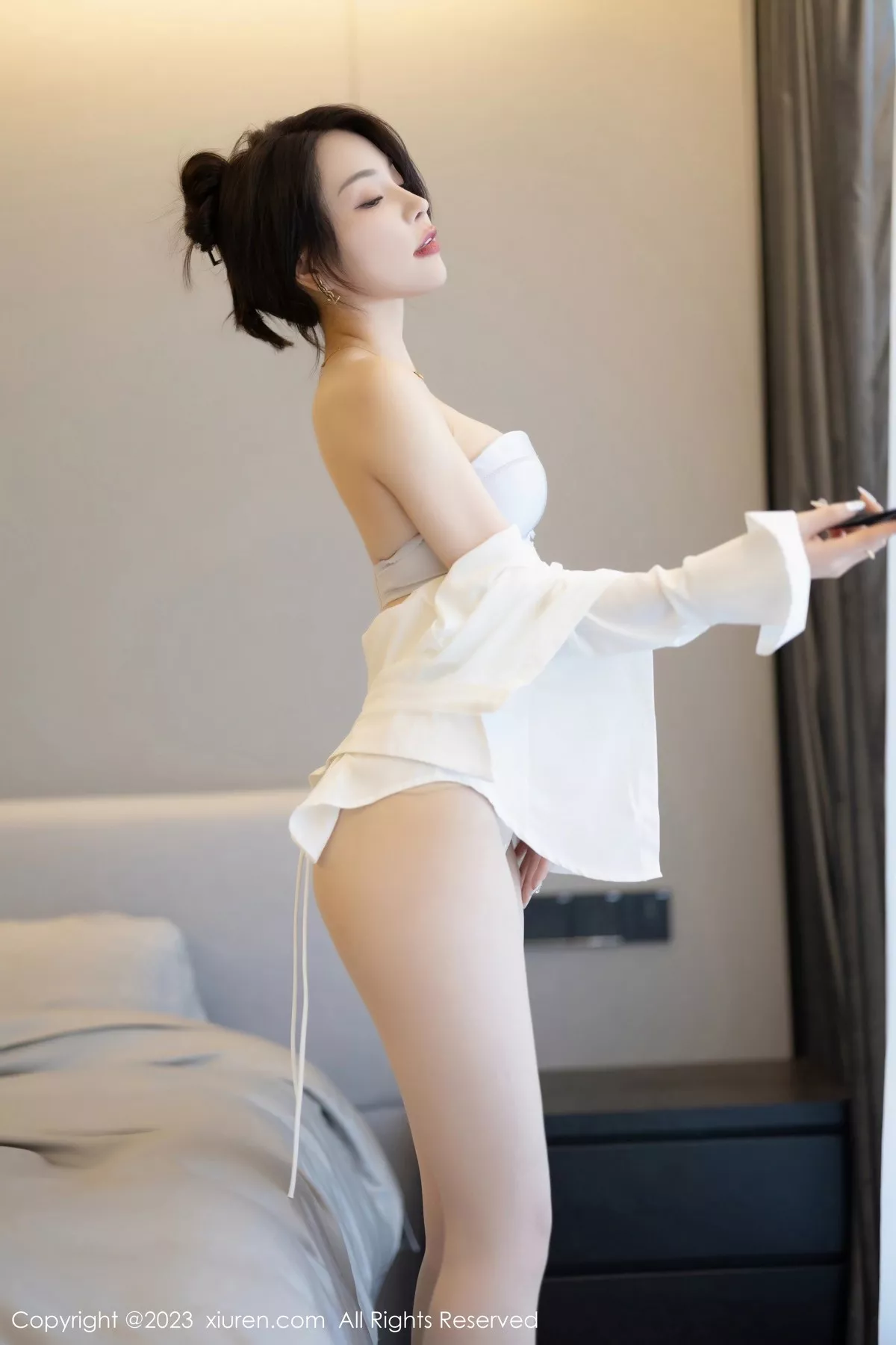 秀人集.com_[XiuRen秀人网]No.7002_女神徐莉芝Booty白上衣配灰短裙露浅色内衣秀曼妙身姿诱惑写真84P