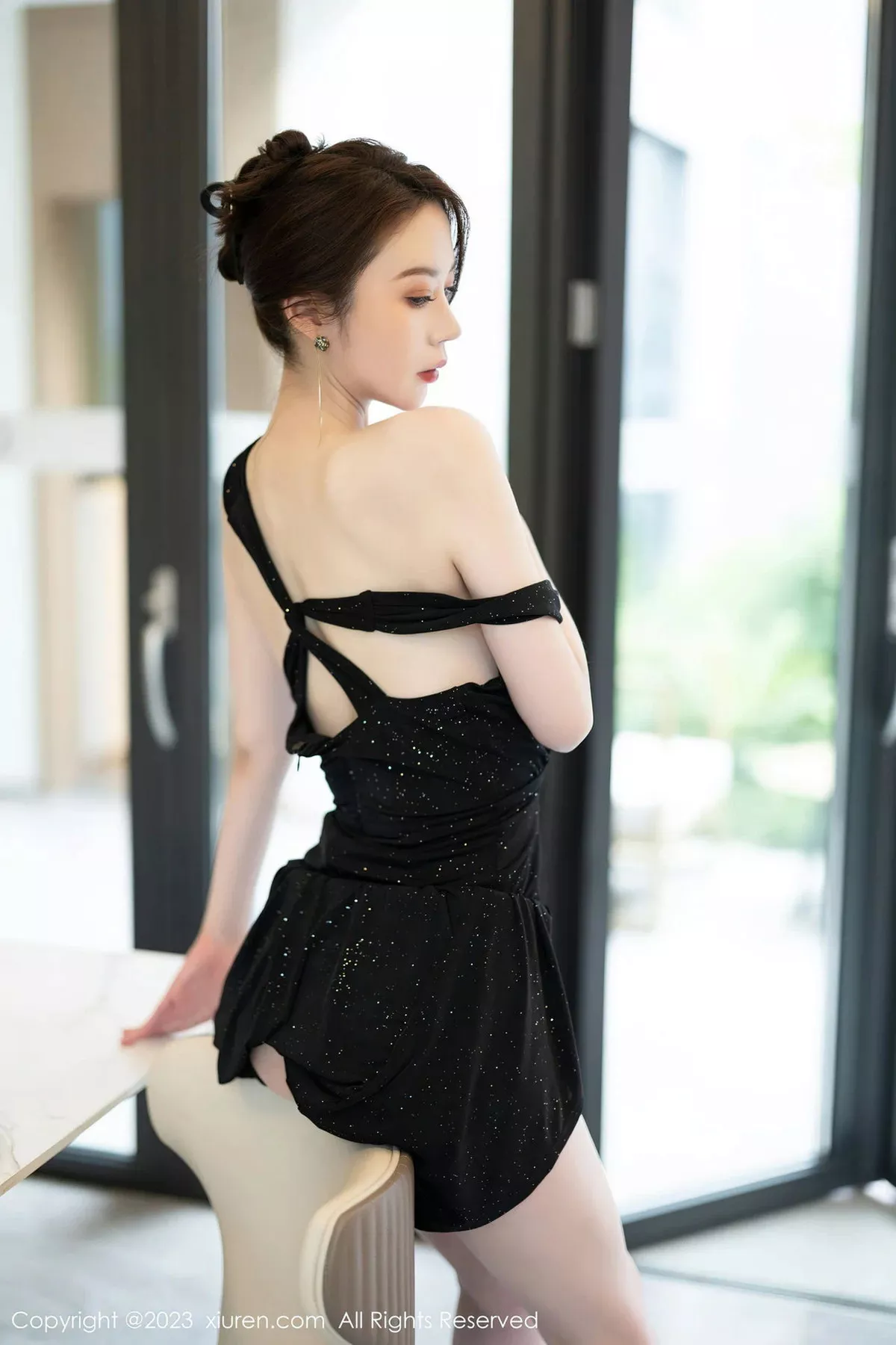 秀人集.com_[XiuRen秀人网]No.7031_模特梦心玥脱黑色长裙露性感白色比基尼服秀曼妙身姿诱惑写真85P