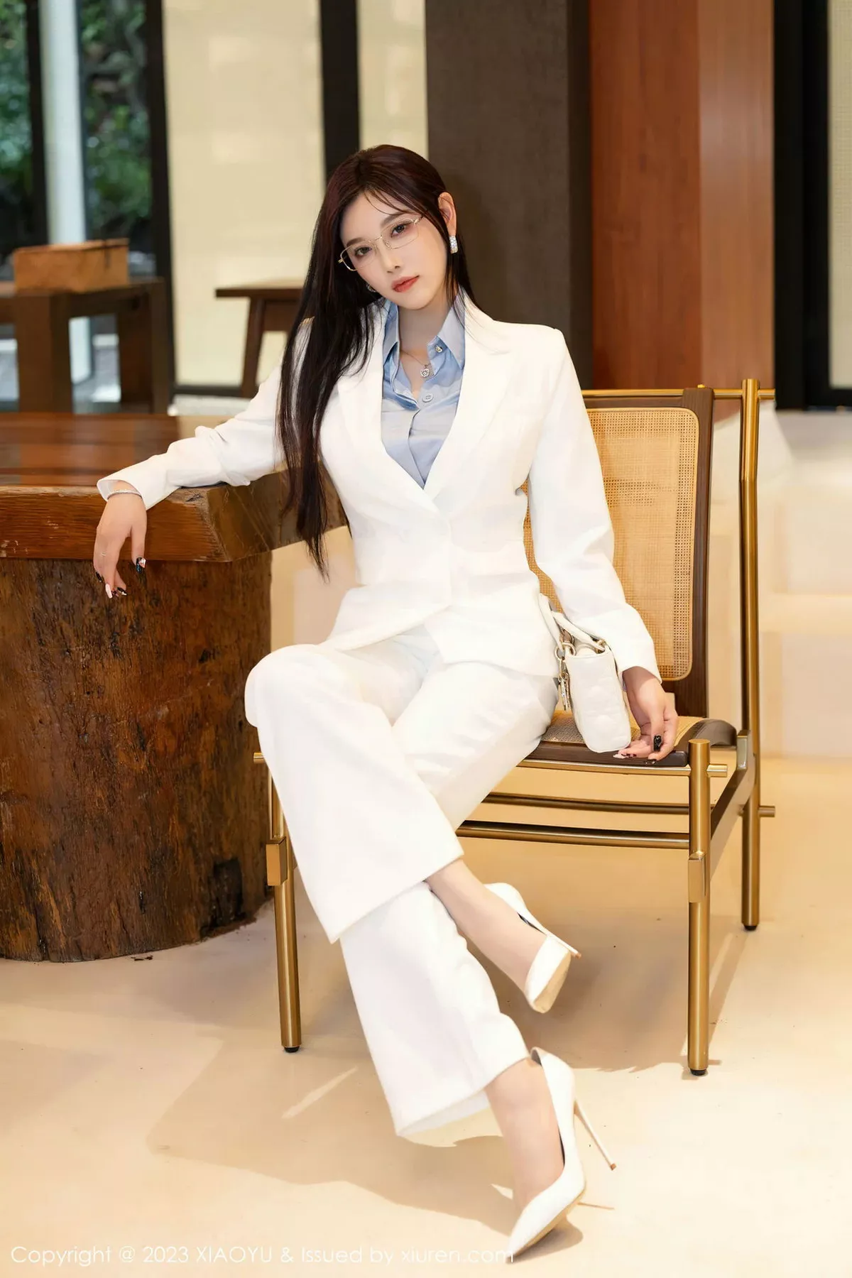 秀人集.com_[XiaoYu画语界]Vol.1065_女神杨晨晨Yome脱OL制服露黑色轻透内衣配超薄肉丝诱惑写真85P