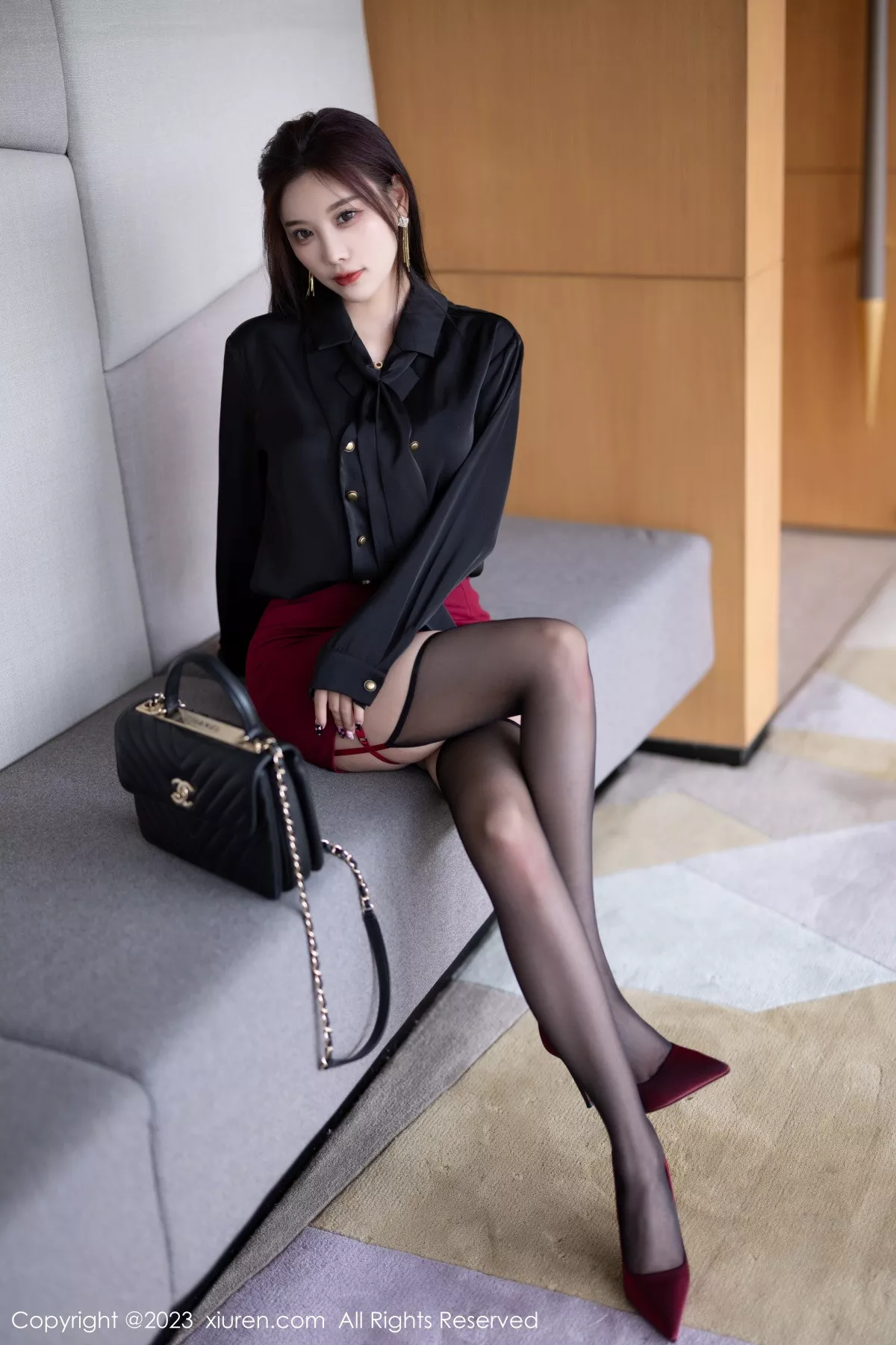 秀人集.com_[XiuRen秀人网]No.7062_女神杨晨晨Yome脱深蓝上衣露性感肉色蕾丝边内衣迷人诱惑写真81P