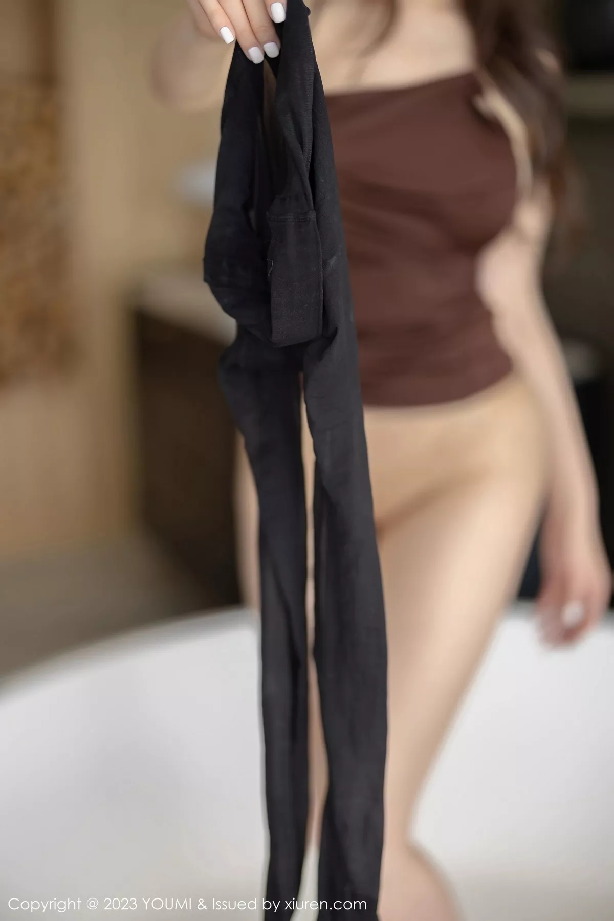 秀人集.com_[YouMi尤蜜荟]Vol.963_女神Carol周妍希性感咖啡连衣裙配超薄黑丝秀丰满身材诱惑写真72P