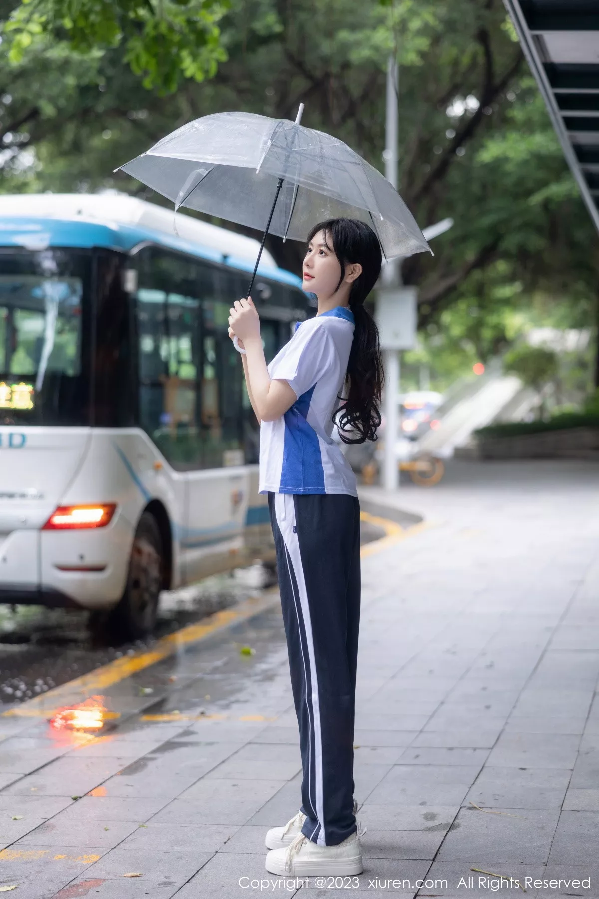 秀人集.com_[XiuRen秀人网]No.7085_模特幼幼性感学妹装扮半脱露蕾丝内衣秀完美身材迷人诱惑写真102P