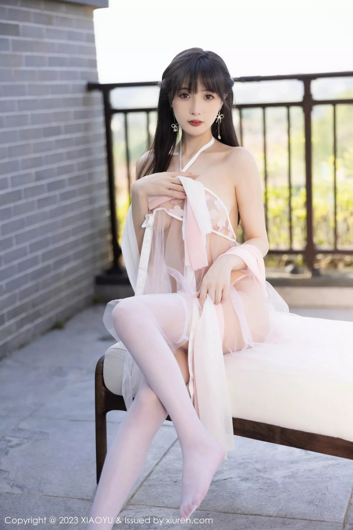 秀人集.com_[XiaoYu画语界]Vol.1071_模特林星阑性感浅色薄纱服饰+蓝杏色旗袍服秀曼妙身姿诱惑写真93P