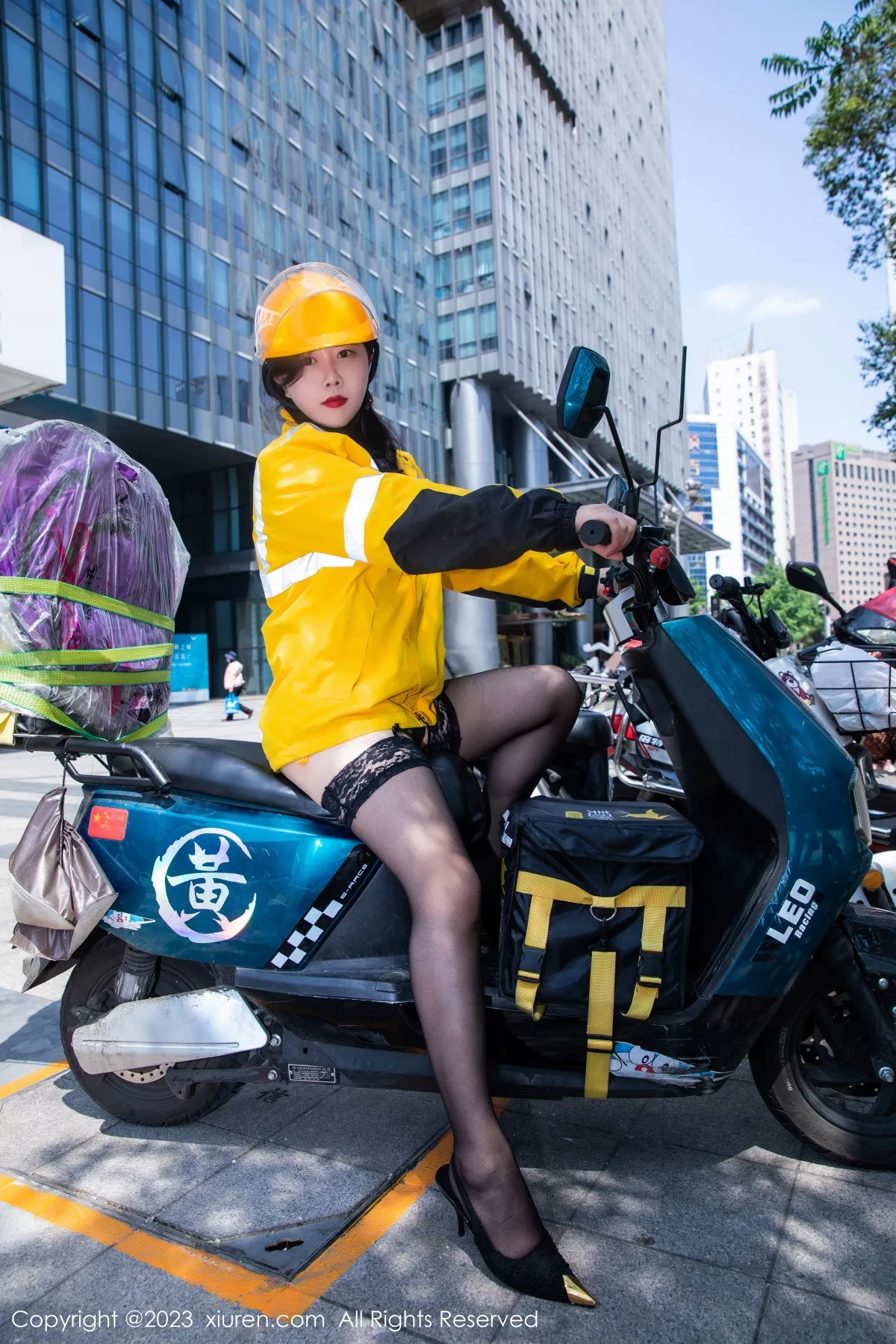 秀人集.com_[XiuRen秀人网]No.7093_模特王婉悠Queen黑色情趣蕾丝配黑丝吊袜秀丰腴身姿诱惑写真91P