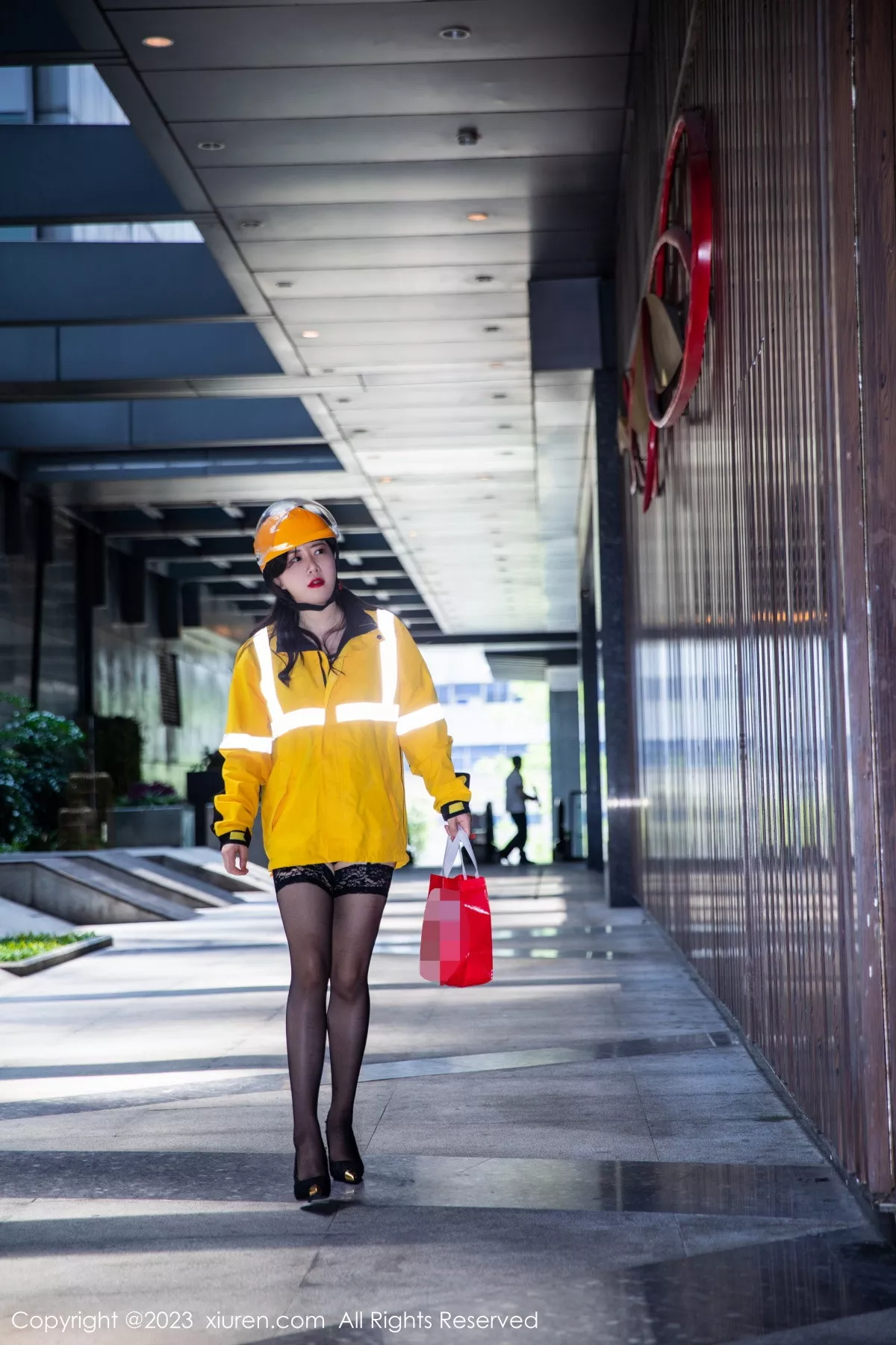 秀人集.com_[XiuRen秀人网]No.7093_模特王婉悠Queen黑色情趣蕾丝配黑丝吊袜秀丰腴身姿诱惑写真91P