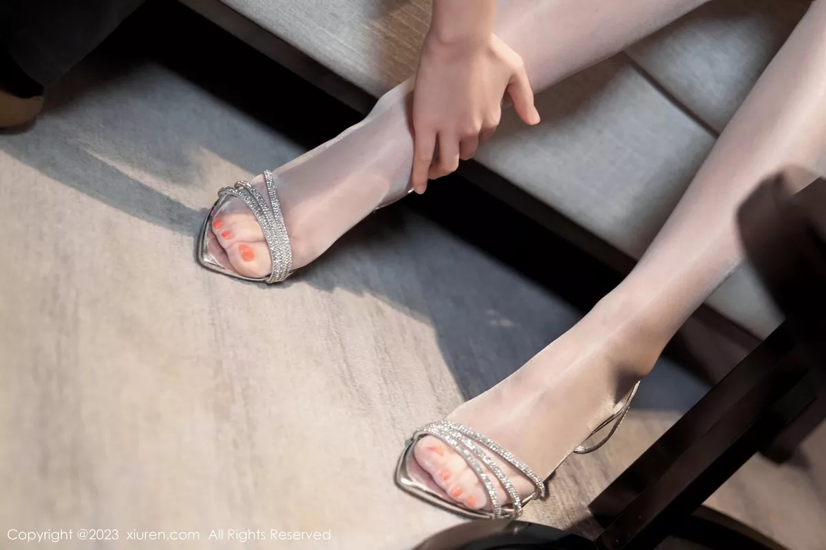 秀人集.com_[XiuRen秀人网]No.6963_女神周于希Sally脱白色长裙粽叶裹身秀惹火身材撩人诱惑写真108P