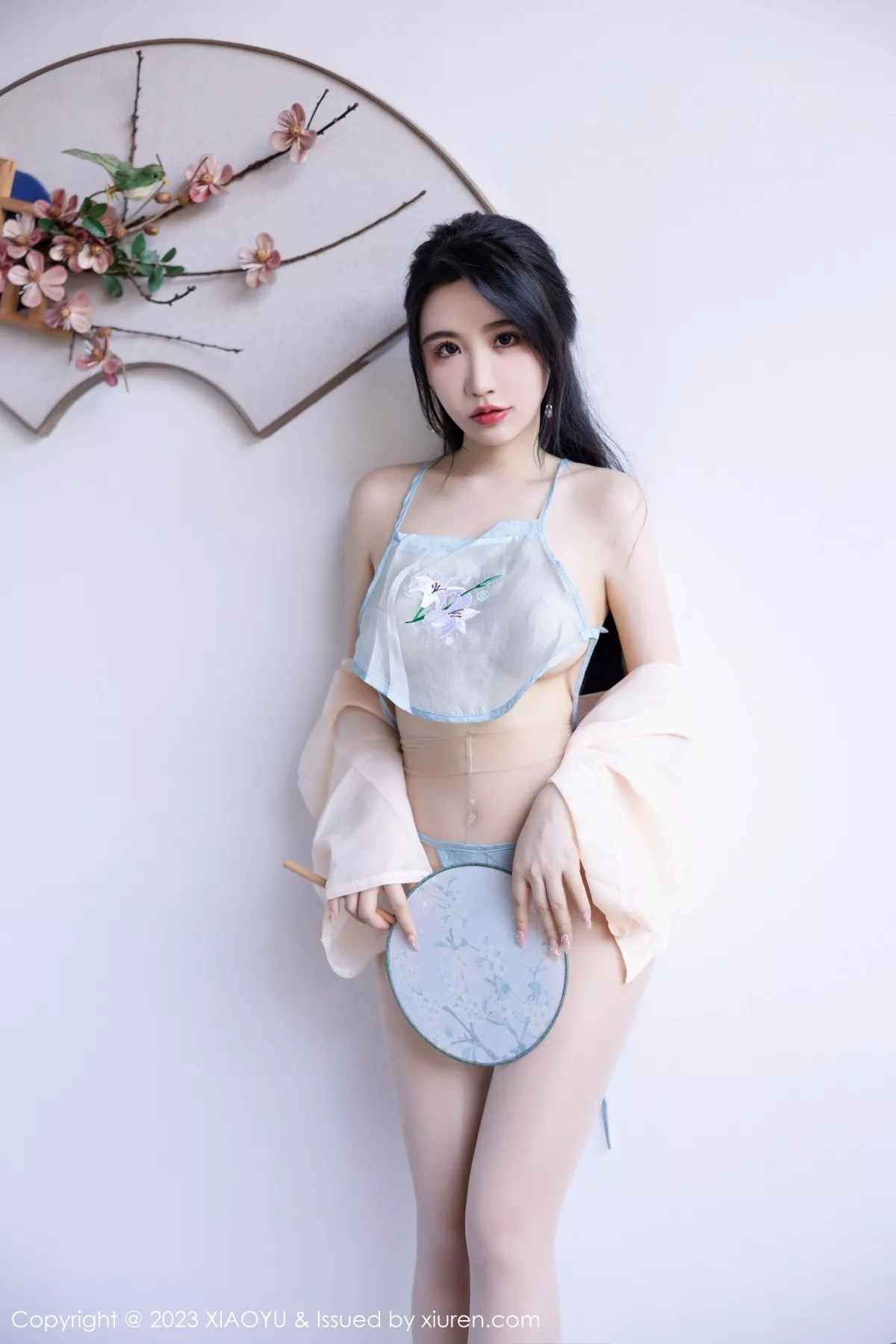 秀人集.com_[XiaoYu画语界]Vol.1057_女神Cherry樱桃酱淡蓝古装服饰配超薄肉丝秀惹火身材诱惑写真81P