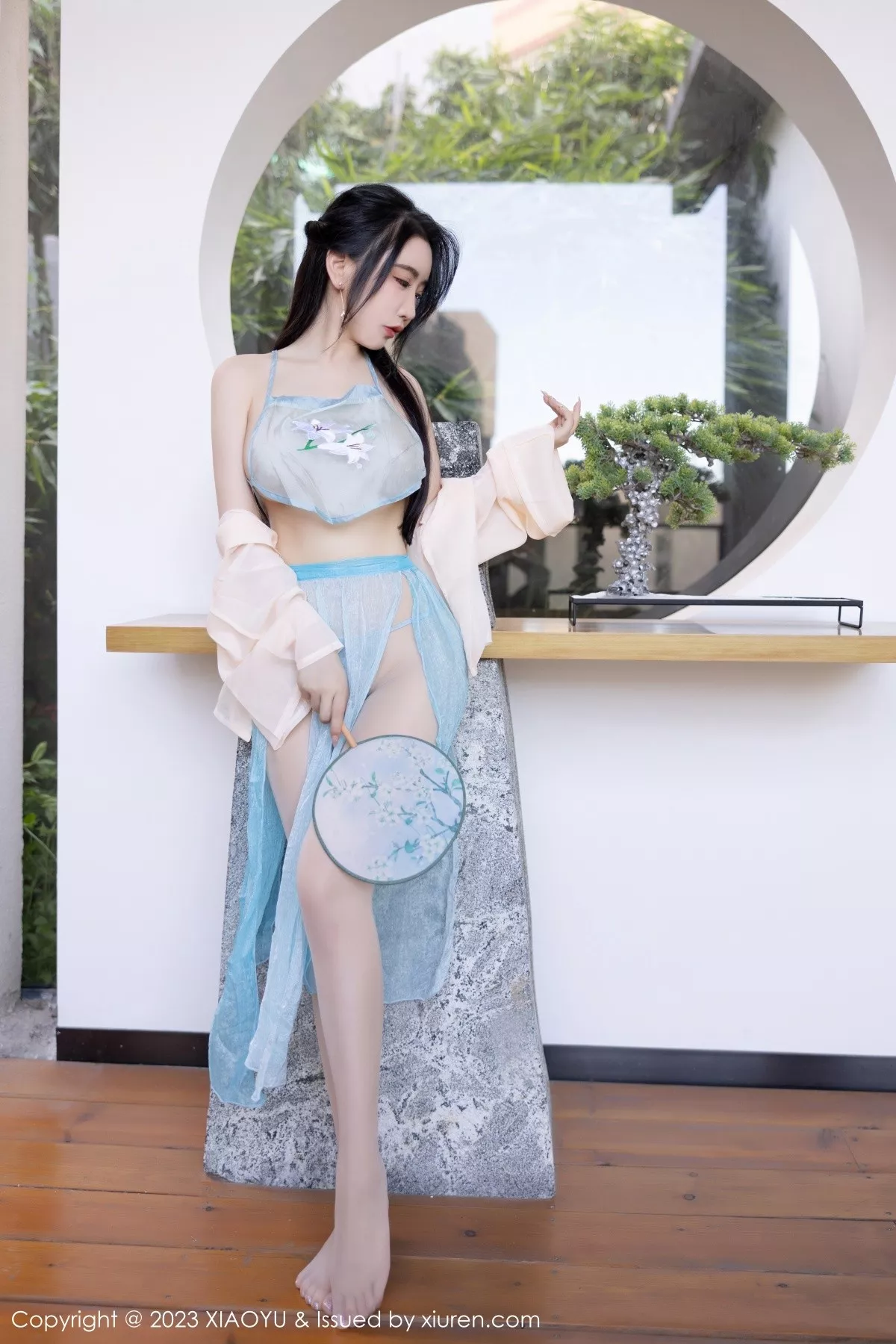 秀人集.com_[XiaoYu画语界]Vol.1057_女神Cherry樱桃酱淡蓝古装服饰配超薄肉丝秀惹火身材诱惑写真81P