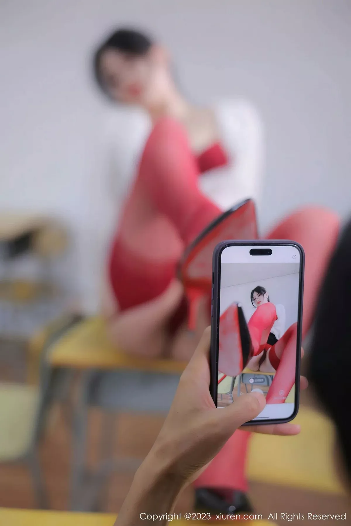 秀人集.com_[XiuRen秀人网]No.6980_模特诗诗kiki教师角色脱性感白T露红色内衣配红丝吊袜诱惑写真93P