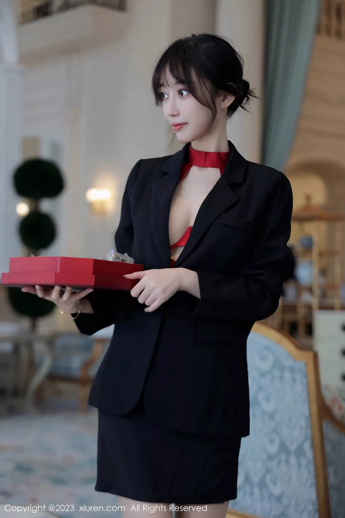 秀人集.com_[XiuRen秀人网]No.7102_模特玥儿玥er脱深色西服露性感红色情趣服配黑丝吊袜诱惑写真63P