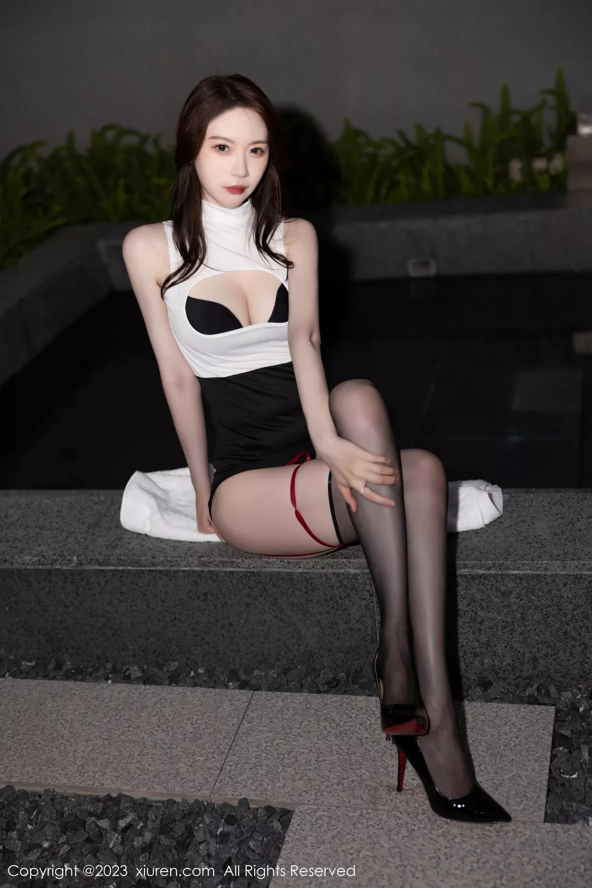 秀人集.com_[XiuRen秀人网]No.7105_模特梦心玥性感黑色连衣短裙露黑色内衣配黑丝袜迷人诱惑写真82P