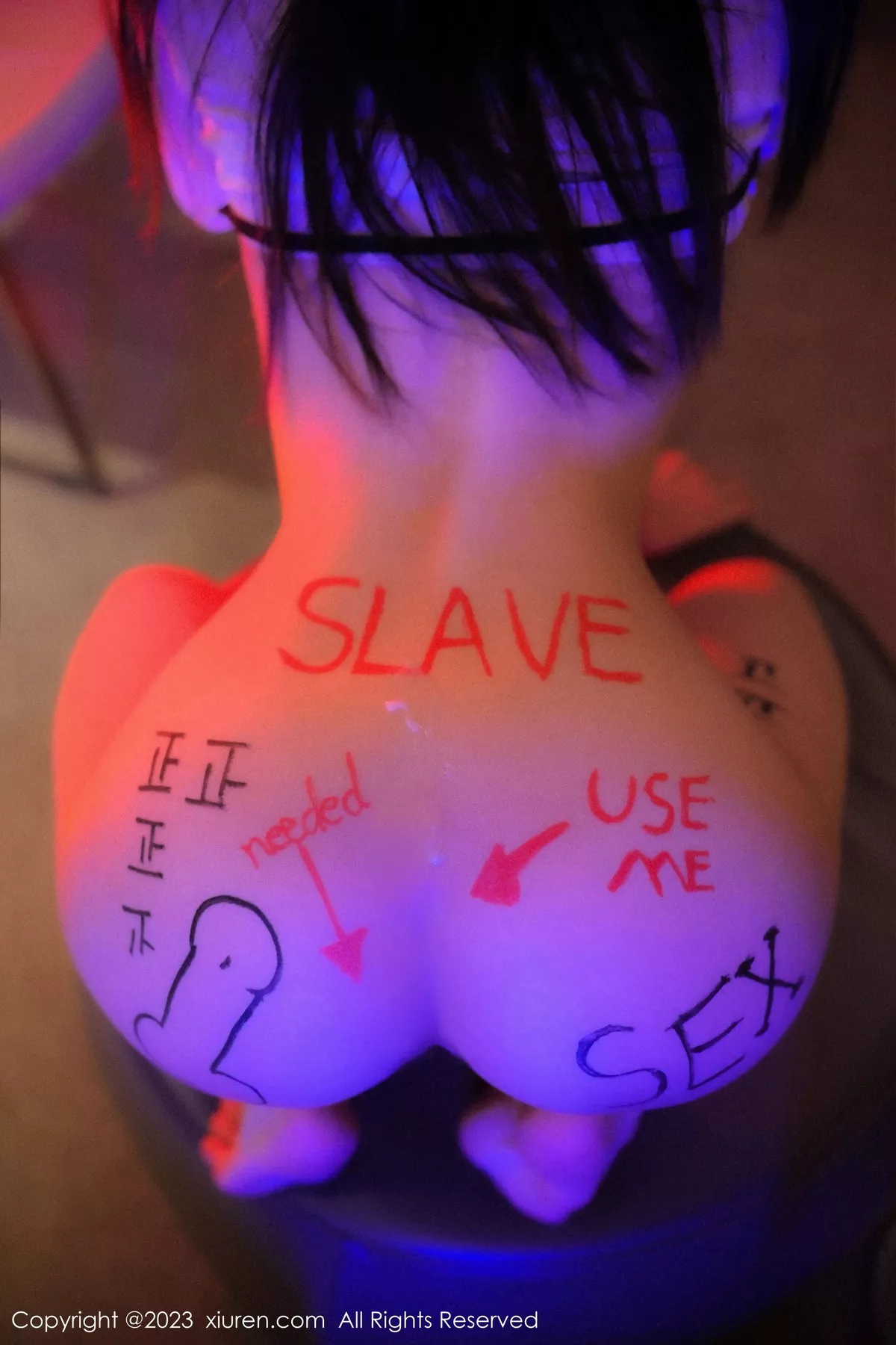 秀人集.com_[XiuRen秀人网]No.7159_模特幼幼性感白色上衣配黑色长裤露丁字裤秀翘臀美腿诱惑写真83P