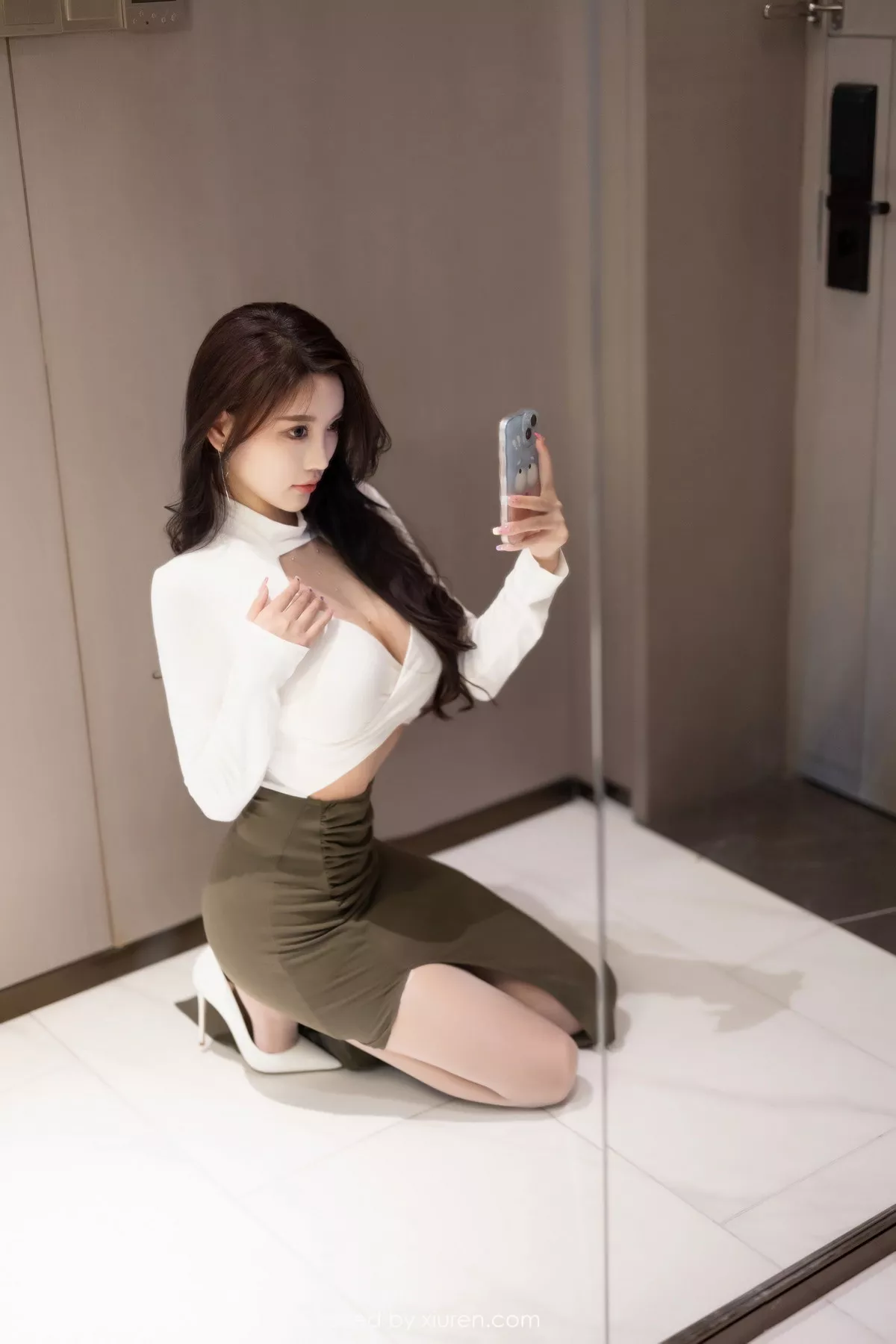 秀人集.com_[XiaoYu画语界]Vol.1080_女神杨晨晨Yome性感白色上衣露黑色薄纱轻透情趣内衣诱惑写真85P