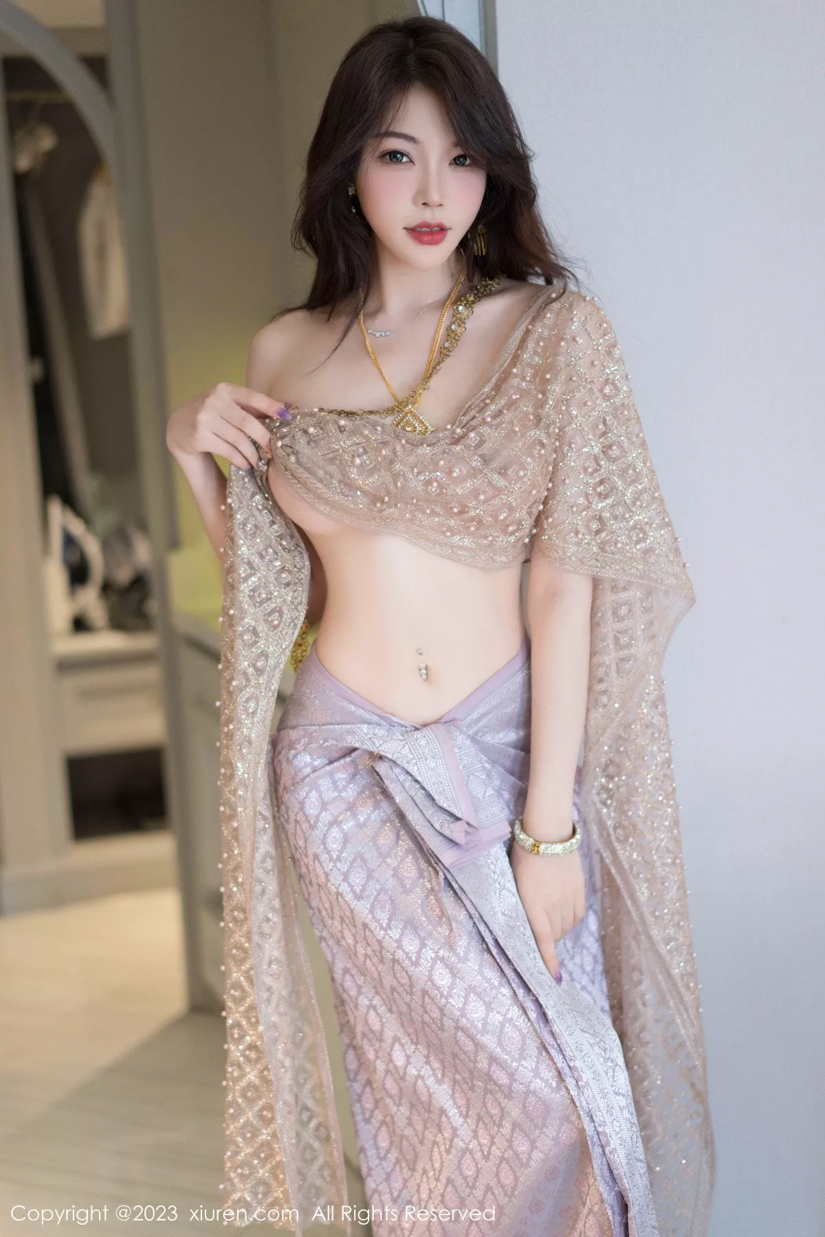 秀人集.com_[XiuRen秀人网]No.7164_女神徐莉芝Booty户外性感暖灰色服饰半脱秀曼妙身姿诱惑写真66P