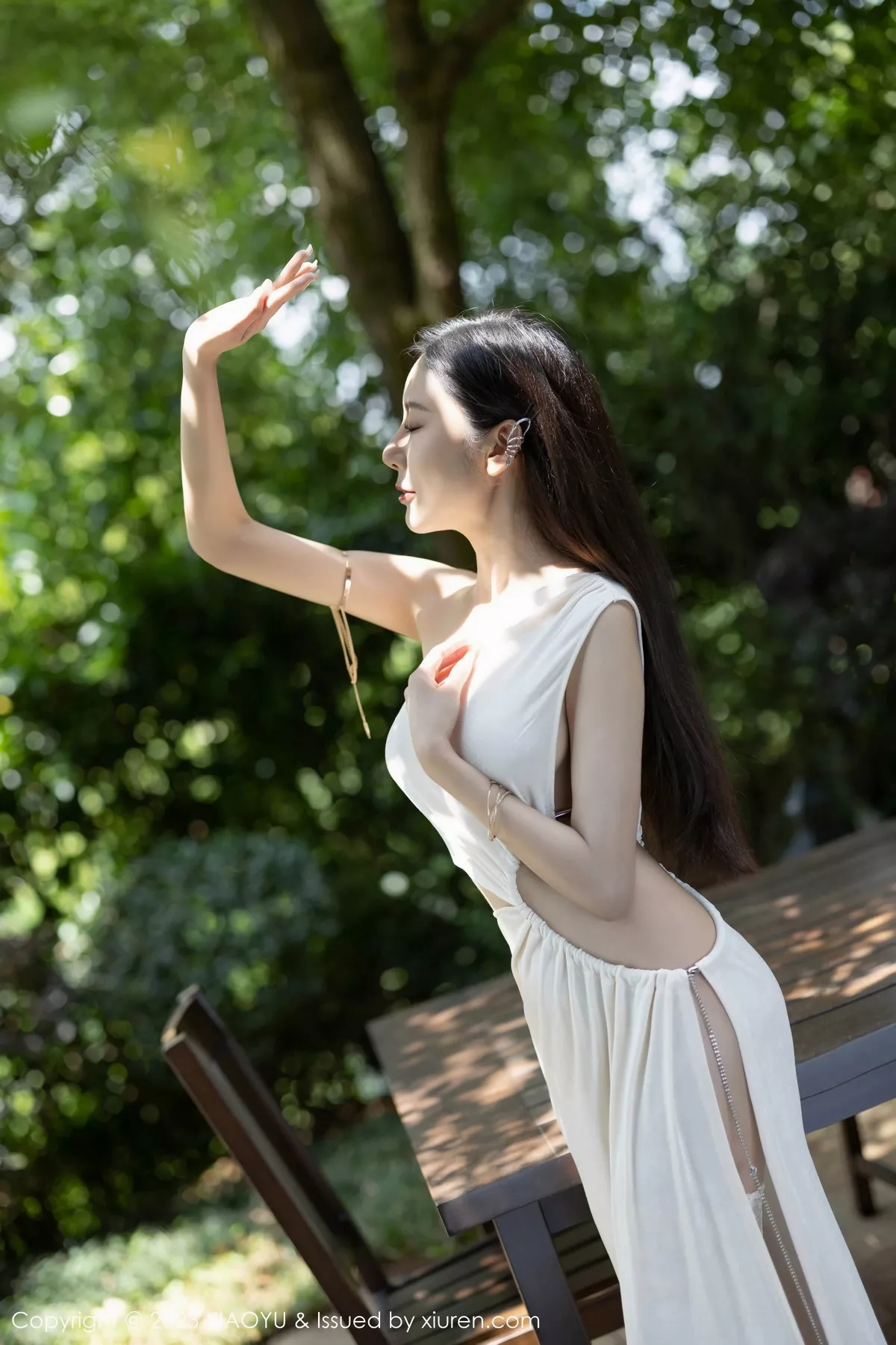 秀人集.com_[XiaoYu画语界]Vol.1082_女神王馨瑶yanni白色连衣裙露黑色情趣内衣秀惹火身材诱惑写真86P