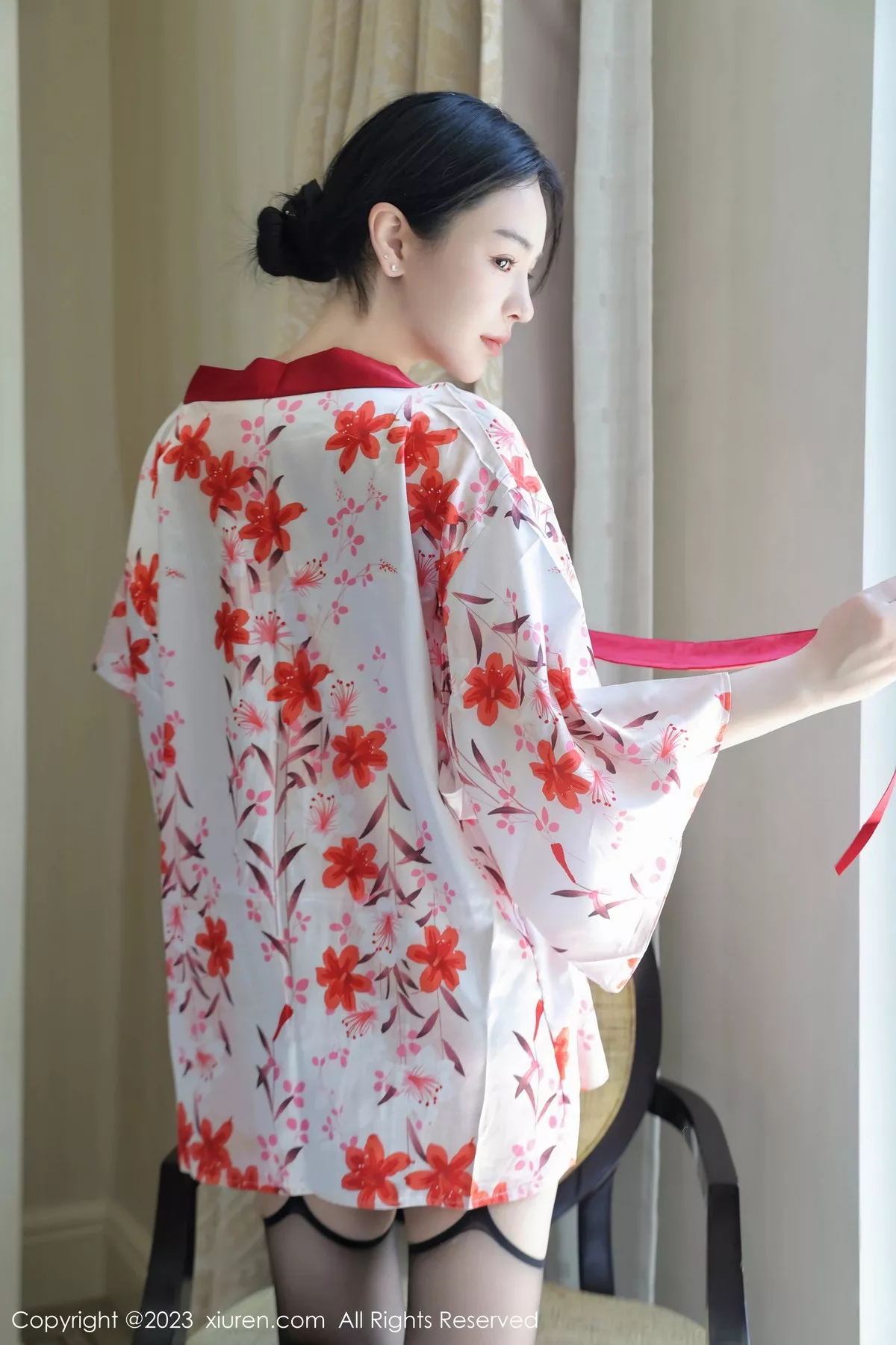 秀人集.com_[XiuRen秀人网]No.7177_模特米粒子脱性感和服露红色蕾丝内衣配黑丝吊袜迷人诱惑写真50P