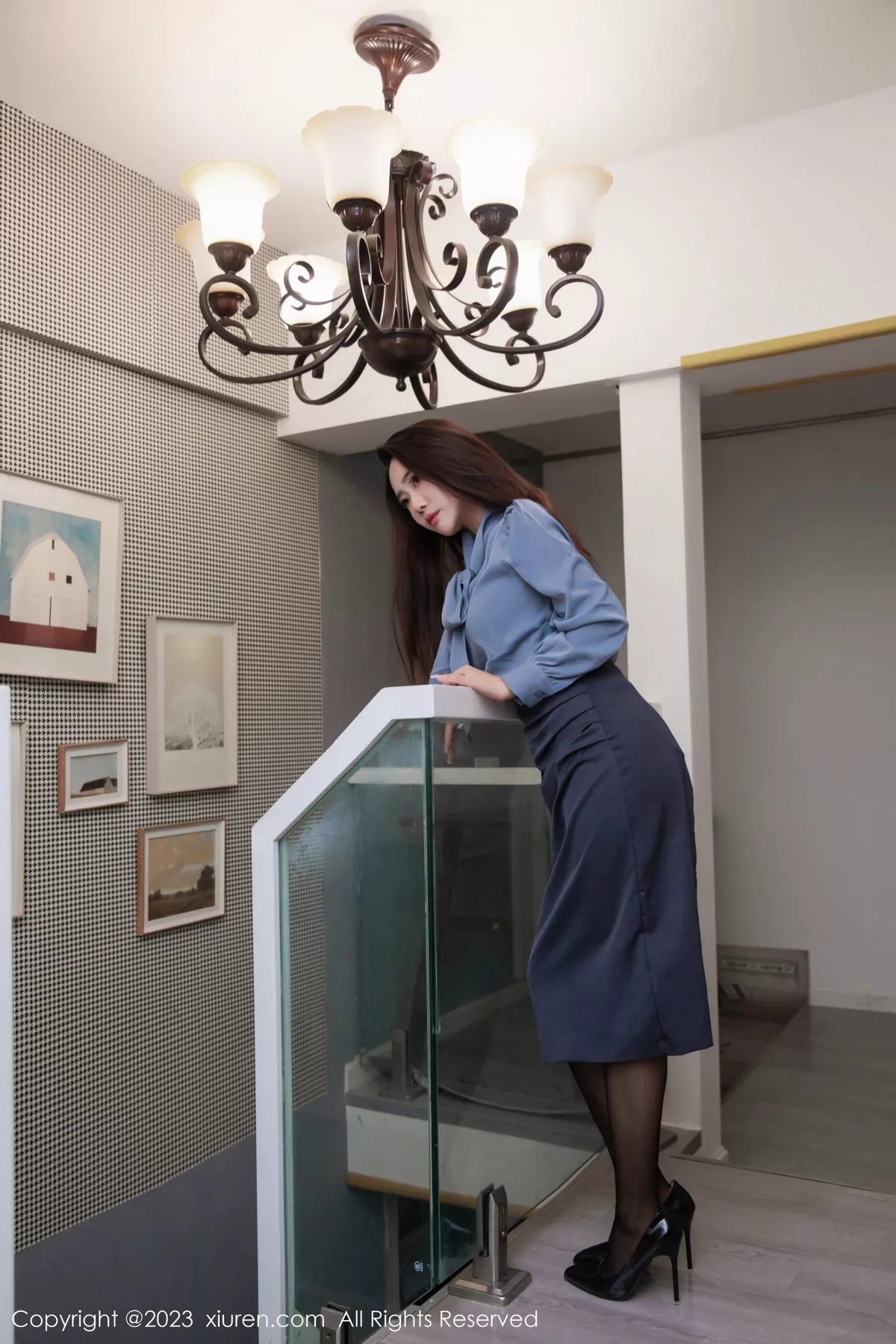 秀人集.com_[XiuRen秀人网]No.7179_模特严利娅Yuliya蓝灰色上衣配灰短裙露蓝色蕾丝内衣诱惑写真82P