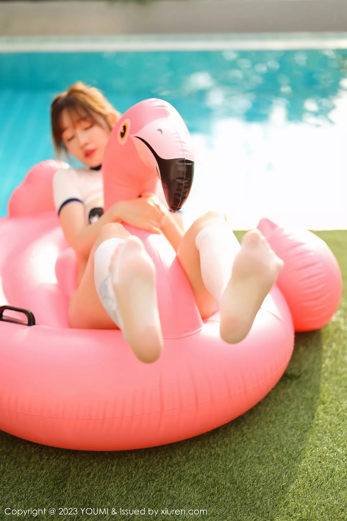 秀人集.com_[YouMi尤蜜荟]Vol.973_女神王雨纯性感白上衣配蓝色短裤半脱秀丰满身材惹火诱惑写真88P