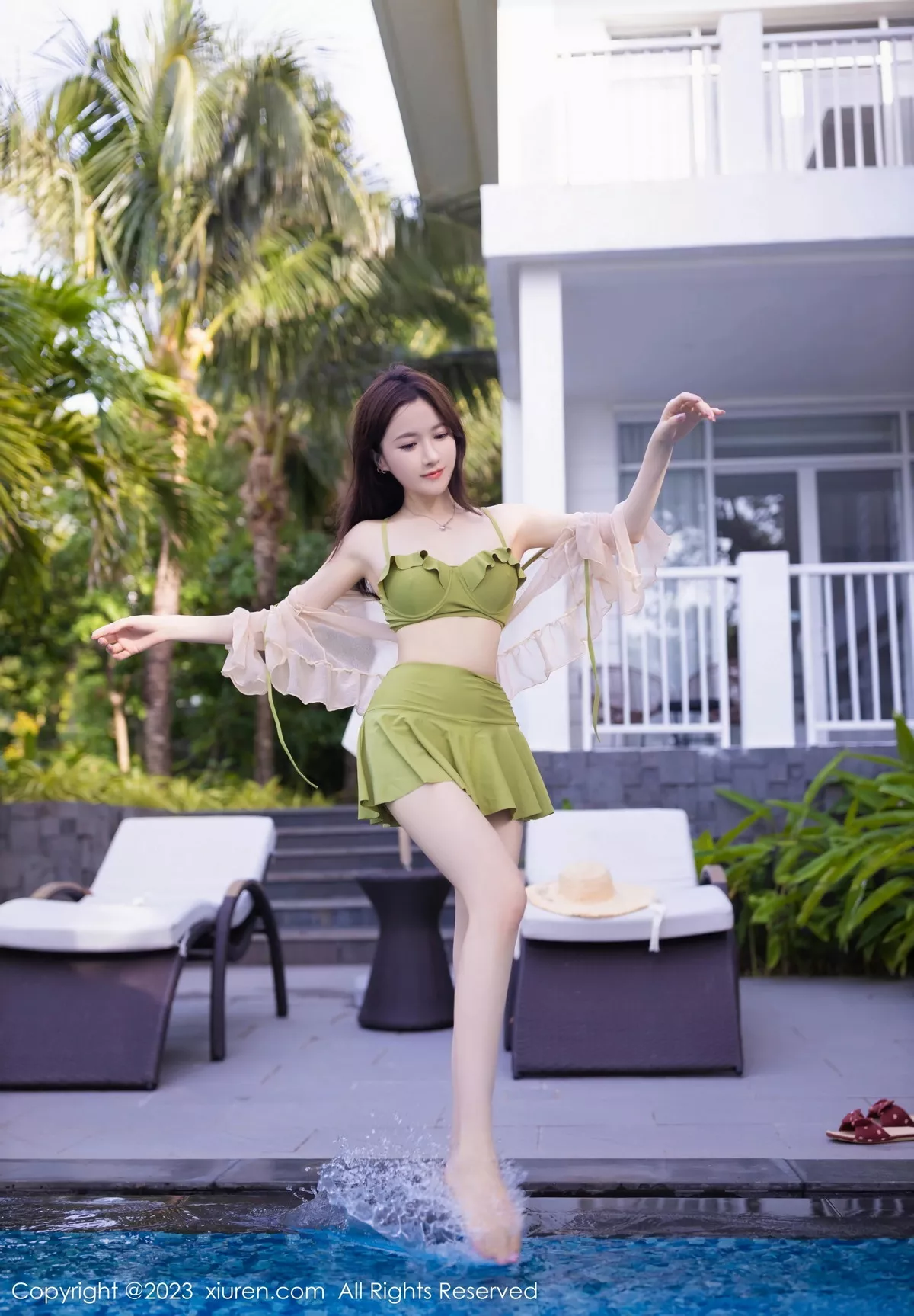 秀人集.com_[XiuRen秀人网]No.7189_模特鱼子酱Fish泳池场景性感果绿色比基尼秀曼妙身姿诱惑写真80P