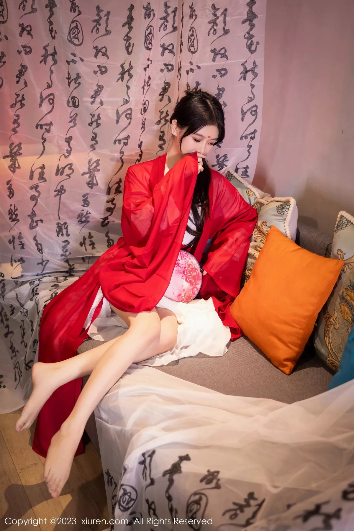 秀人集.com_[XiuRen秀人网]No.7192_模特幼幼私房古风场景性感红色古装服半脱秀完美身材诱惑写真92P