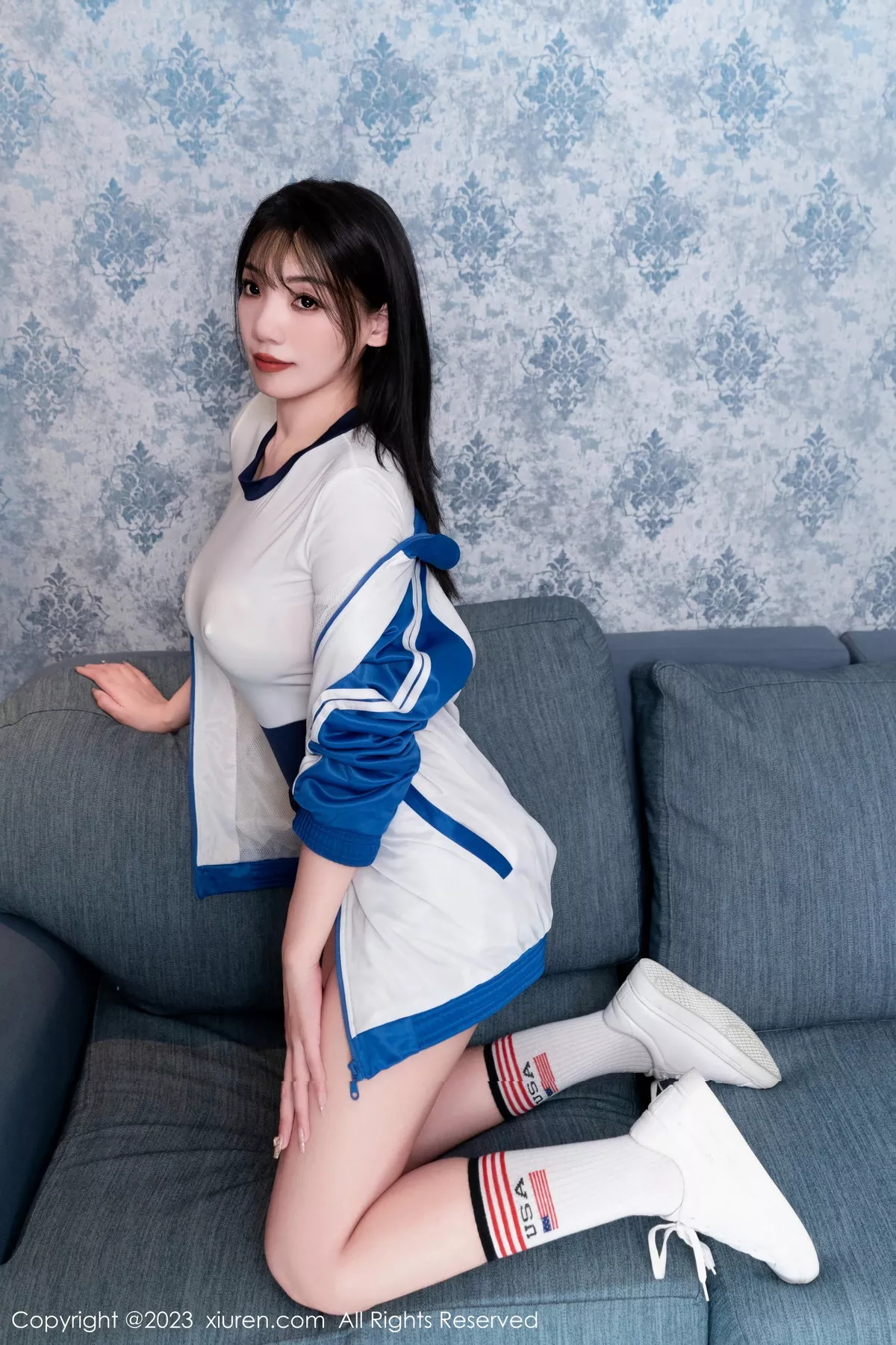 秀人集.com_[XiuRen秀人网]No.7106_模特小泡芙winna脱学生制服露性感死库水秀浑圆翘臀诱惑写真59P