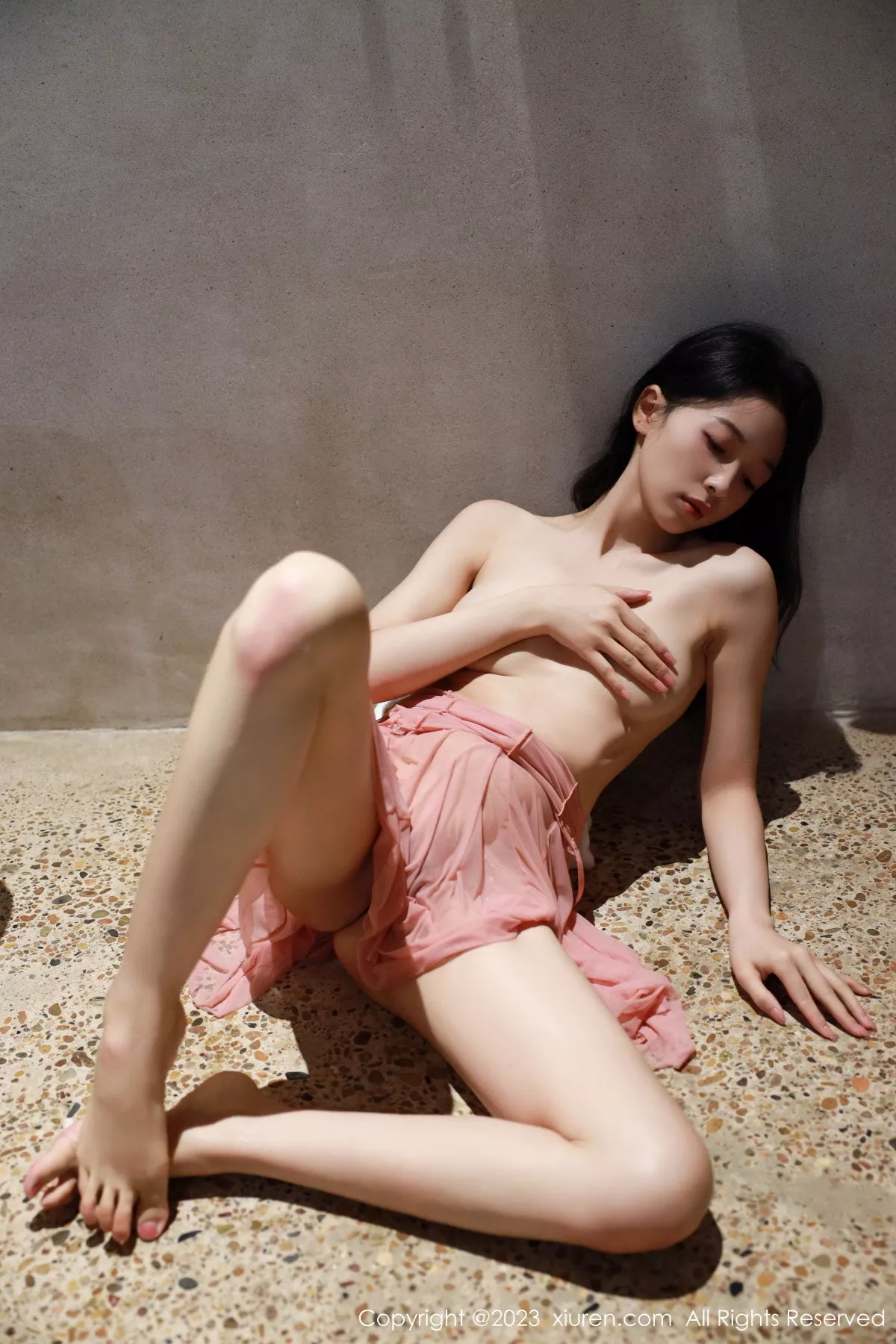 秀人集.com_[XiuRen秀人网]No.7111_模特糖豆sisi浴室性感粉色睡裙+黑色情趣内衣秀完美身材诱惑写真56P