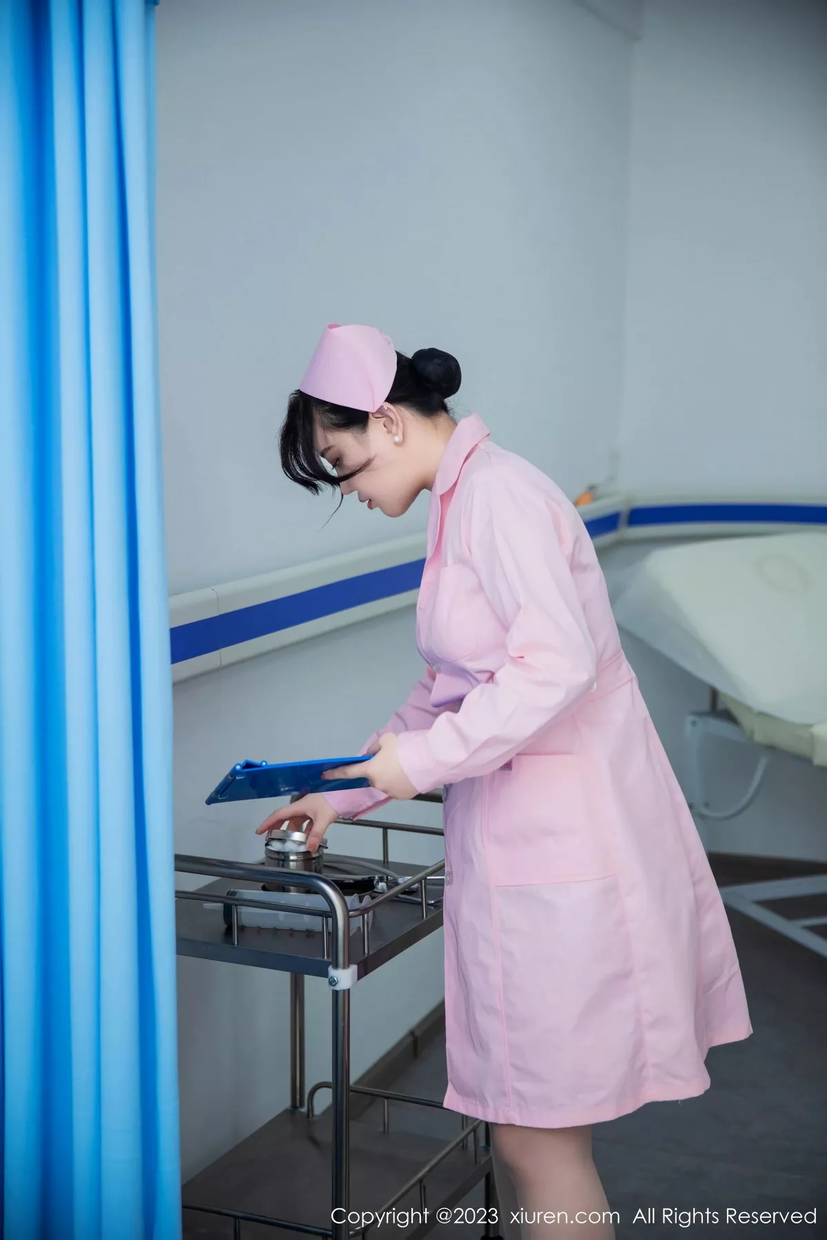 秀人集.com_[XiuRen秀人网]No.7199_模特王婉悠Queen粉色情趣护士服配白丝吊袜秀丰满身材诱惑写真81P