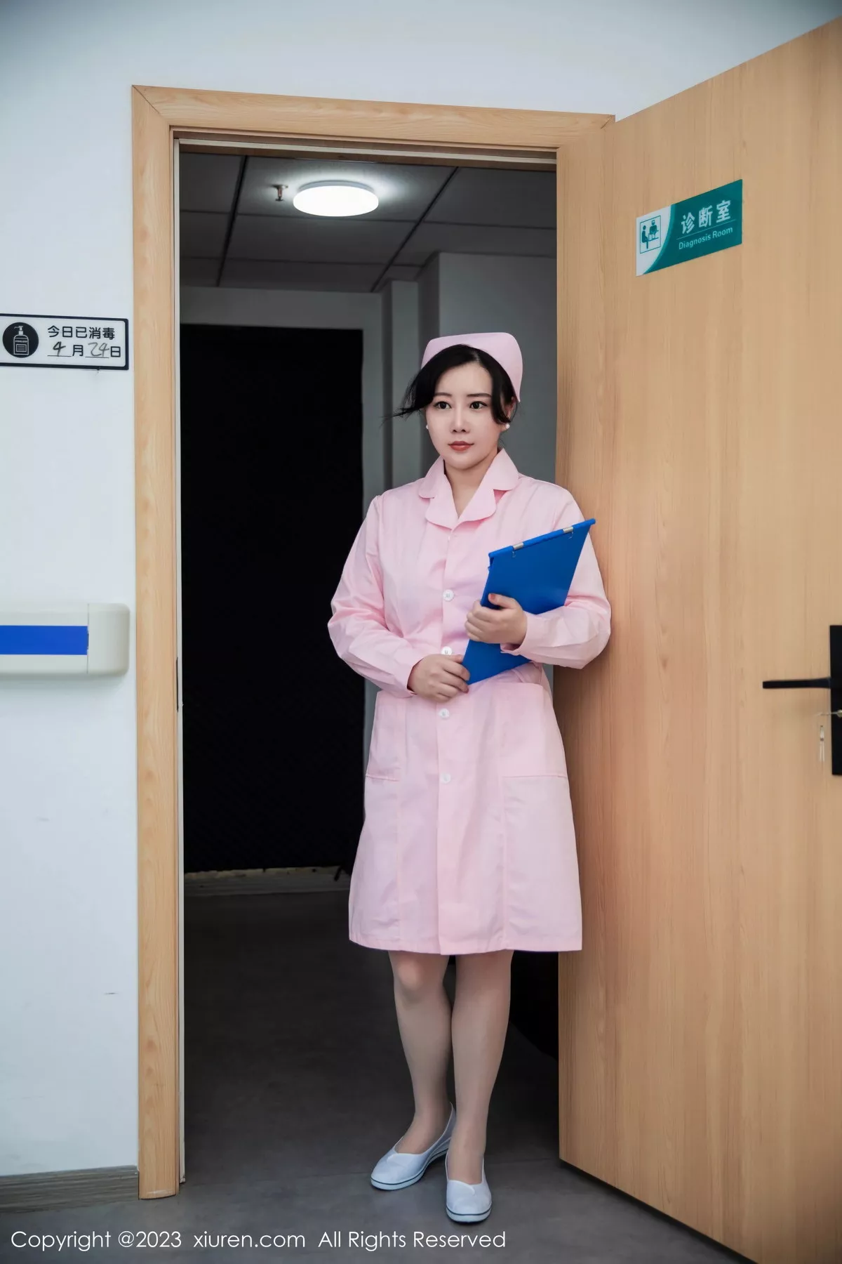 秀人集.com_[XiuRen秀人网]No.7199_模特王婉悠Queen粉色情趣护士服配白丝吊袜秀丰满身材诱惑写真81P