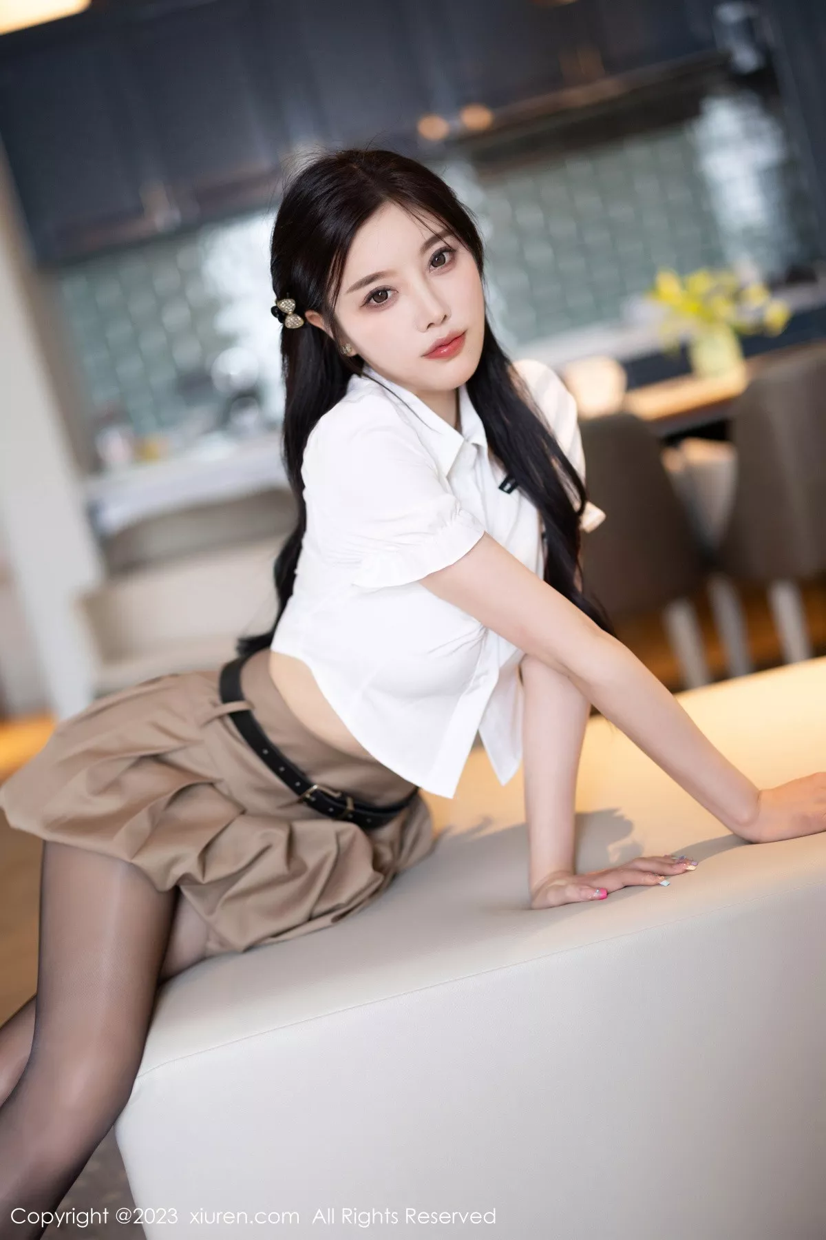 秀人集.com_[XiuRen秀人网]No.7202_女神杨晨晨Yome杏色短裙套装露粉色内衣配超薄黑丝诱惑写真90P