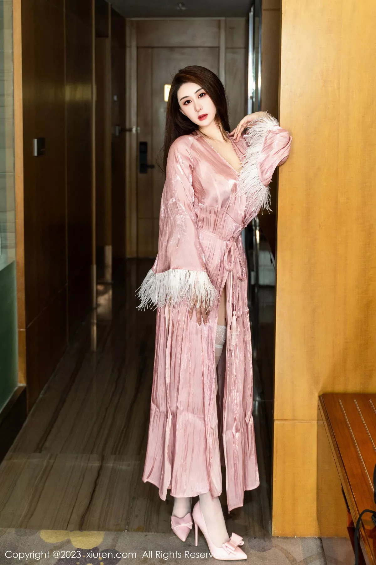 秀人集.com_[XiuRen秀人网]No.7203_模特王俪丁呀性感粉色丝绸睡衣露情趣内衣秀丰腴身姿诱惑写真63P