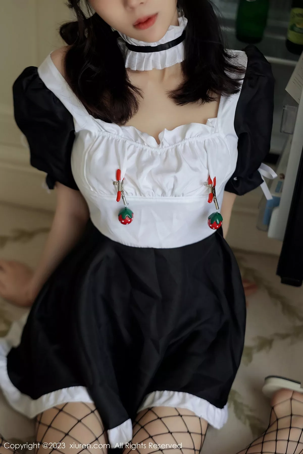 秀人集.com_[XiuRen秀人网]No.7217_模特玥儿玥er黑白色女仆服露性感薄透内衣秀完美身材诱惑写真75P