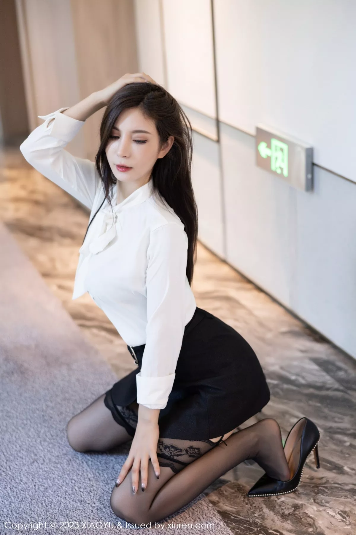 秀人集.com_[XiaoYu画语界]Vol.1092_模特小蛮妖Yummy性感黑色薄纱连体衣秀完美身材迷人诱惑写真82P