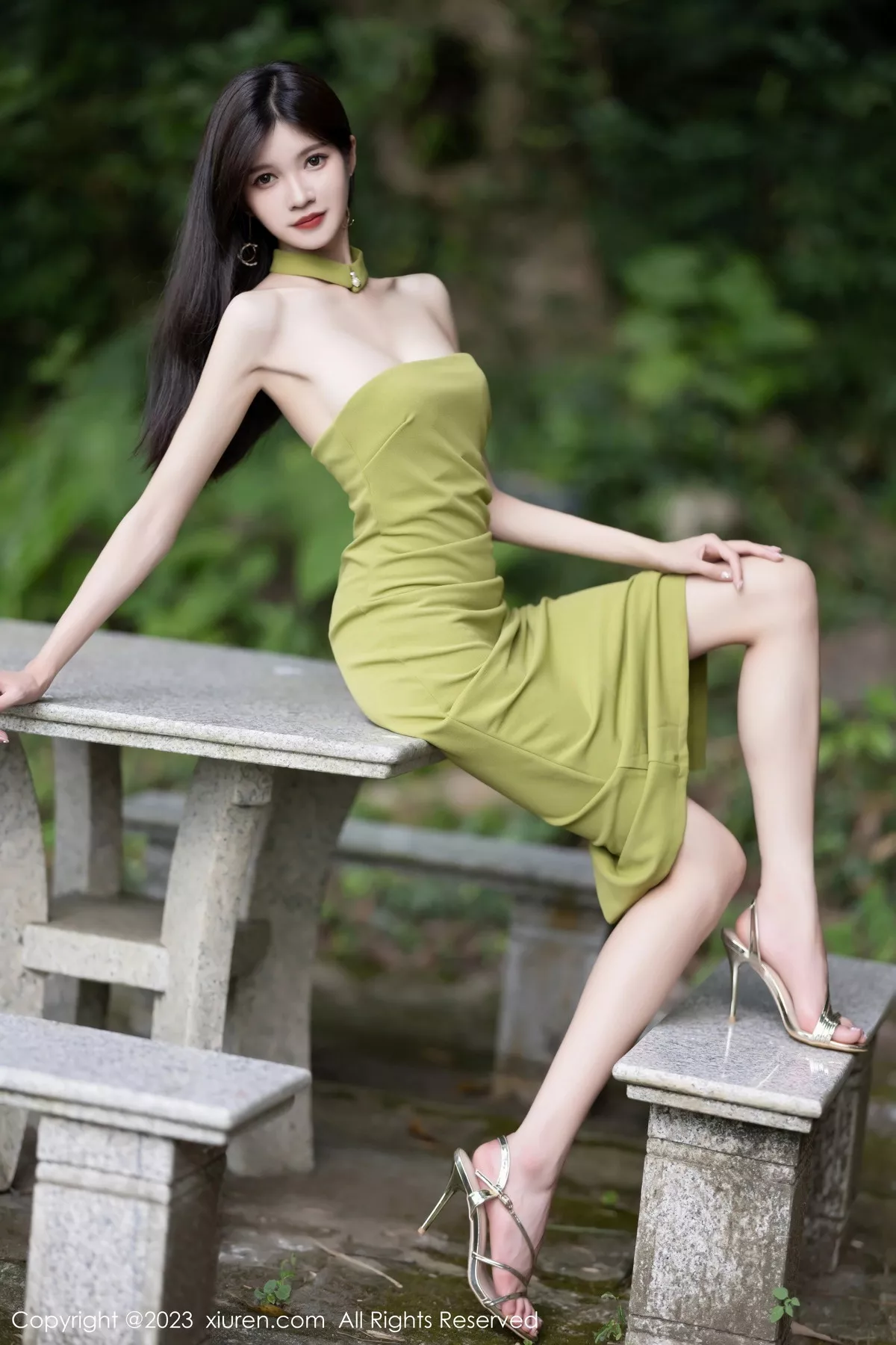 秀人集.com_[XiuRen秀人网]No.7241_模特程程程性感果绿连衣长裙+链式情趣内衣秀完美身材诱惑写真83P