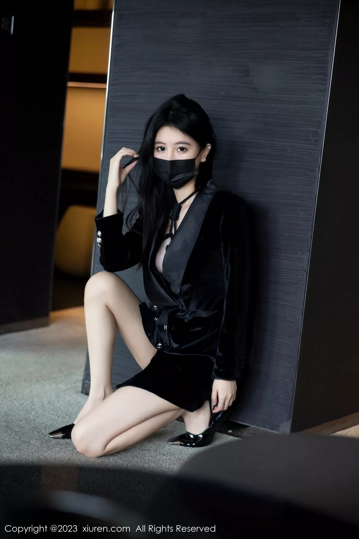 秀人集.com_[XiuRen秀人网]No.7121_模特幼幼脱黑外衣露性感绳式情趣内衣秀火辣身材极致诱惑写真84P