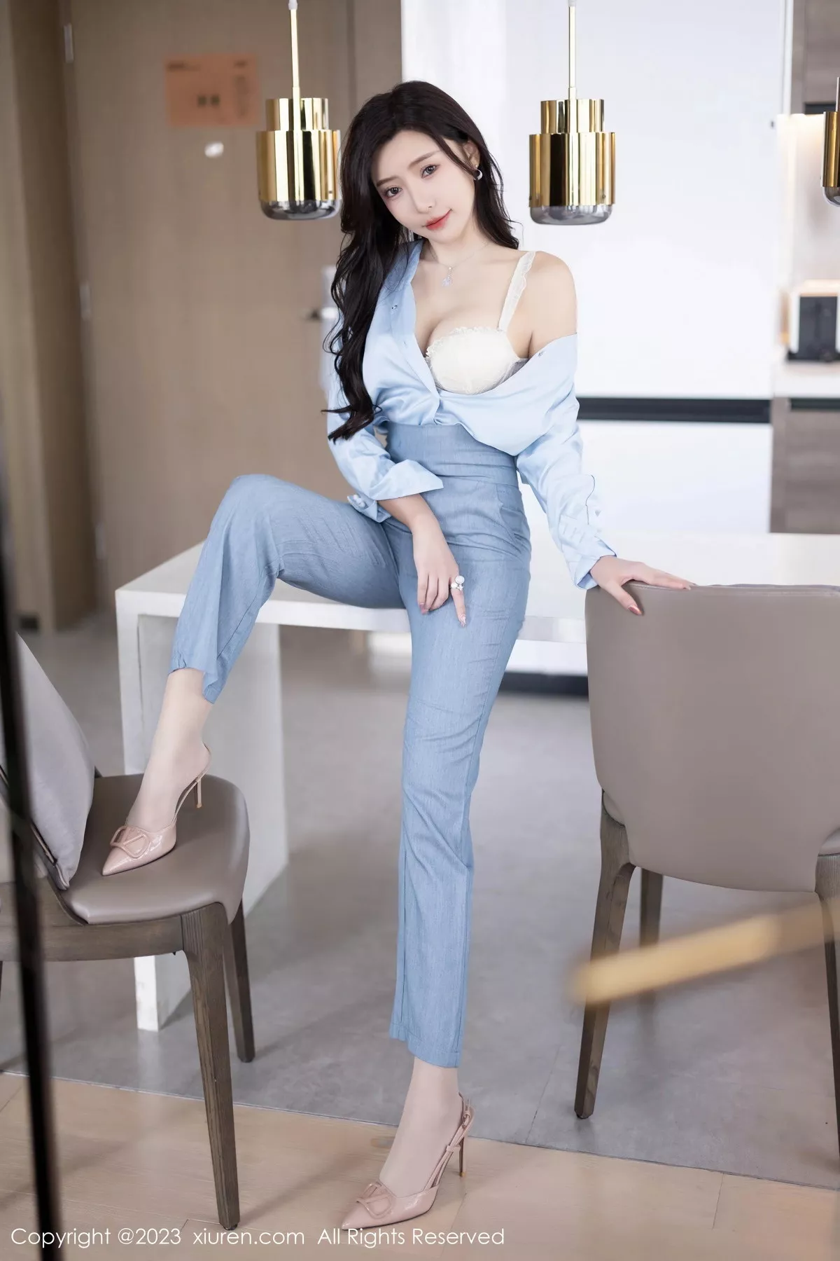 秀人集.com_[XiuRen秀人网]No.7123_女神王馨瑶yanni浅色Ol服饰露白色蕾丝内衣配超薄肉丝诱惑写真85P