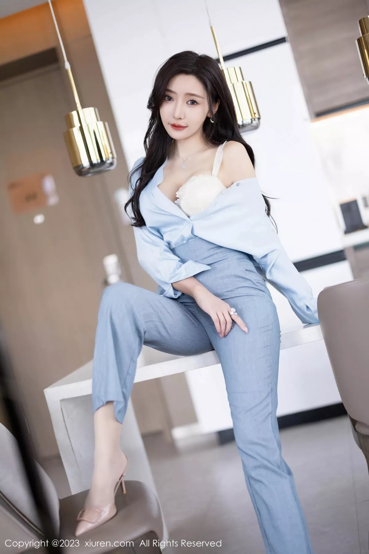 秀人集.com_[XiuRen秀人网]No.7123_女神王馨瑶yanni浅色Ol服饰露白色蕾丝内衣配超薄肉丝诱惑写真85P