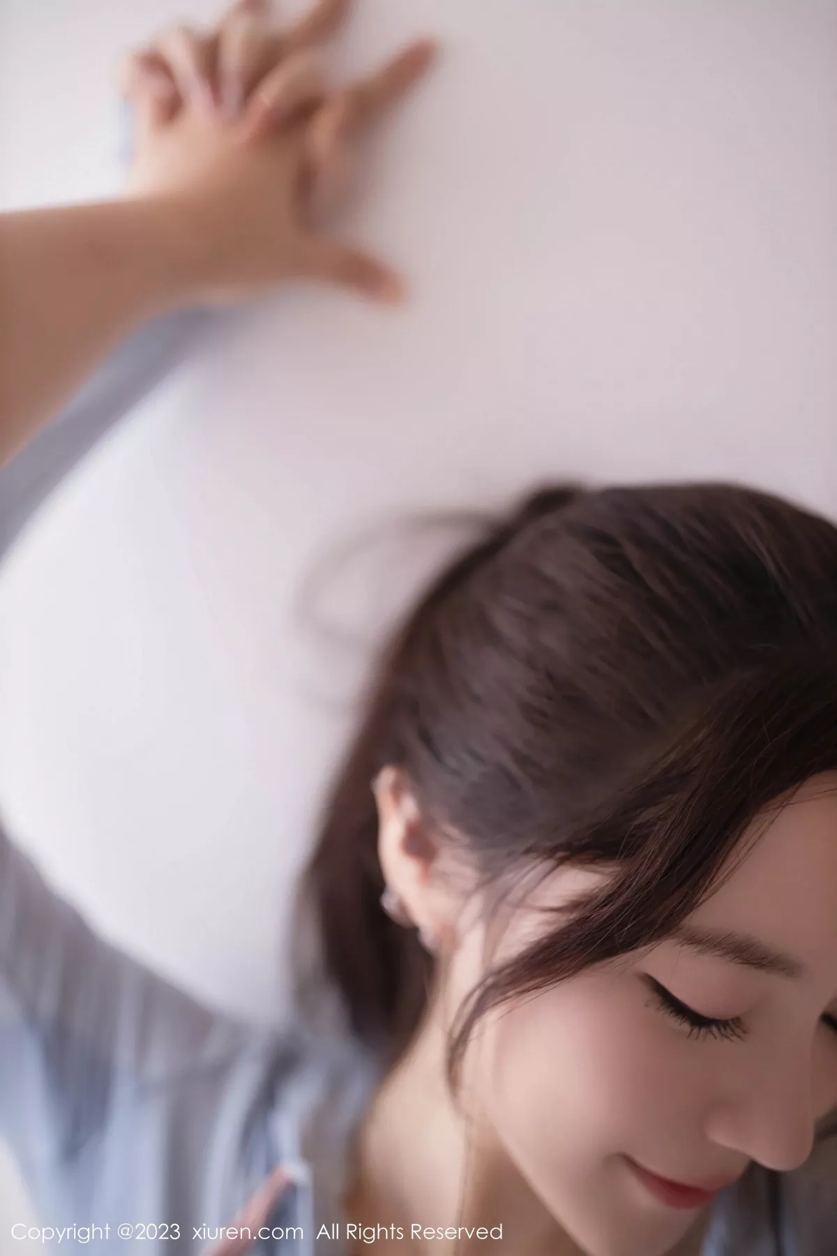 秀人集.com_[XiuRen秀人网]No.7120_模特鱼子酱Fish半脱露性感浅粉色蕾丝内衣秀曼妙身姿诱惑写真80P