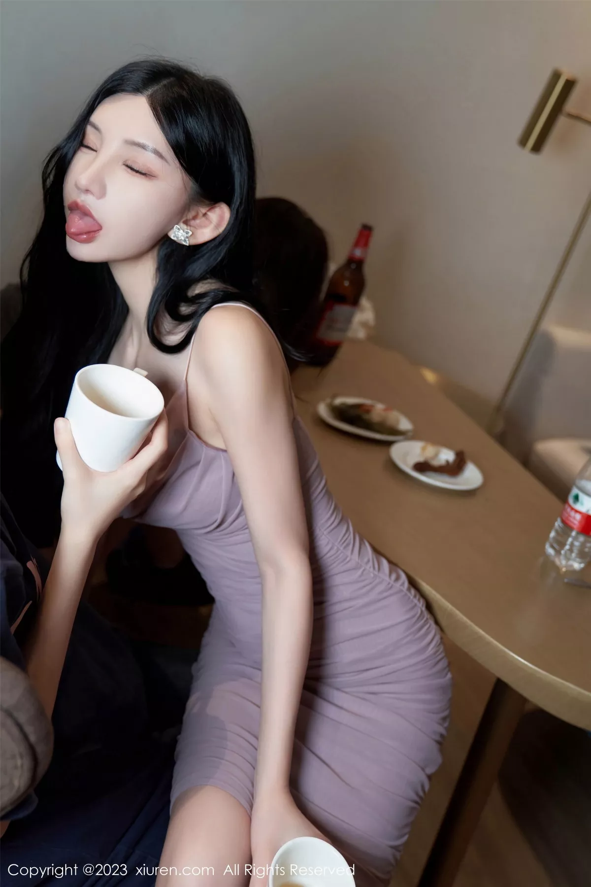 秀人集.com_[XiuRen秀人网]No.7122_女神周于希Sally性感吊带裙+黑色蕾丝睡裙秀完美身材诱惑写真100P