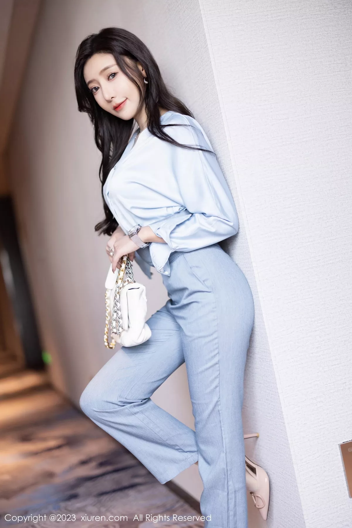 秀人集.com_[XiuRen秀人网]No.7123_女神王馨瑶yanni浅色Ol服饰露白色蕾丝内衣配超薄肉丝诱惑写真85P